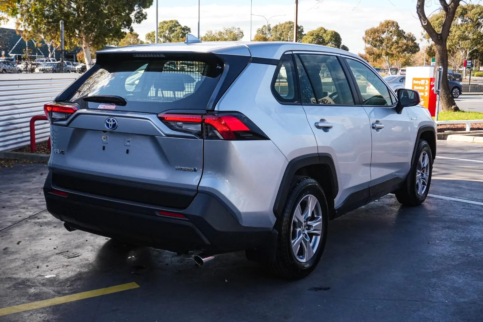 2022 Toyota RAV4 Gallery Image 3