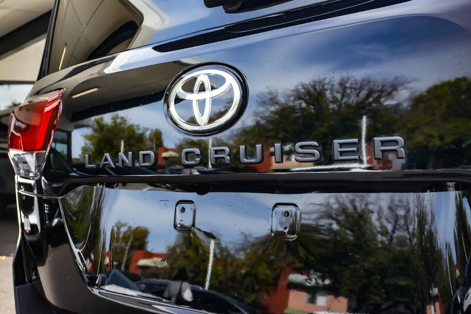 2023 Toyota Landcruiser Gallery Image 16