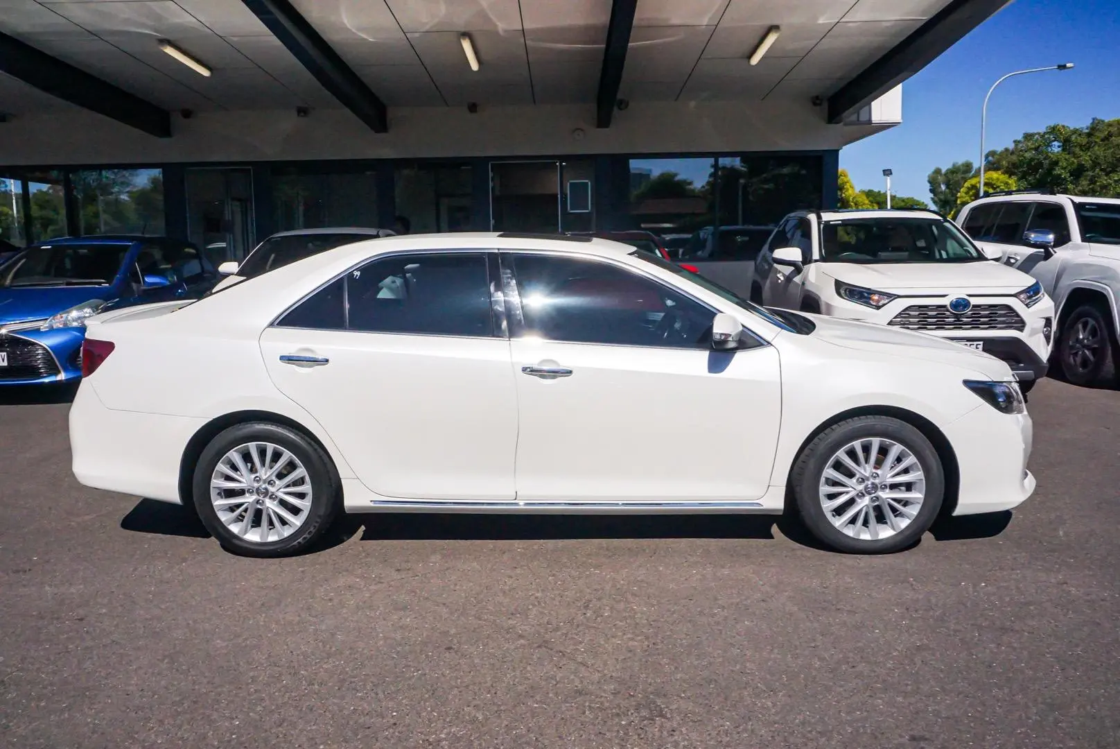 2015 Toyota Aurion Gallery Image 4