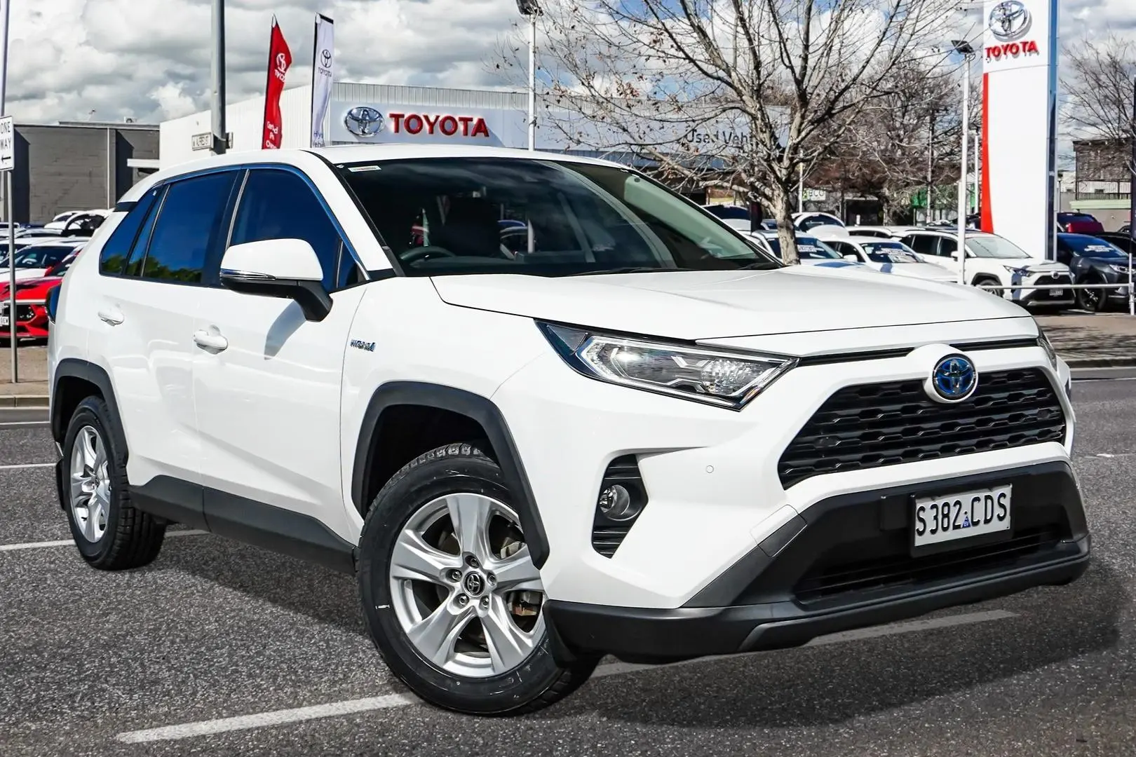 2020 Toyota RAV4 Gallery Image 1