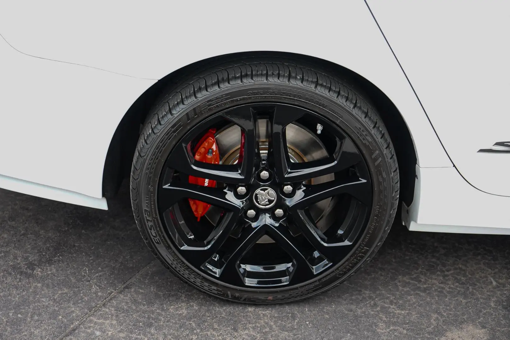 2017 Holden Commodore Gallery Image 18