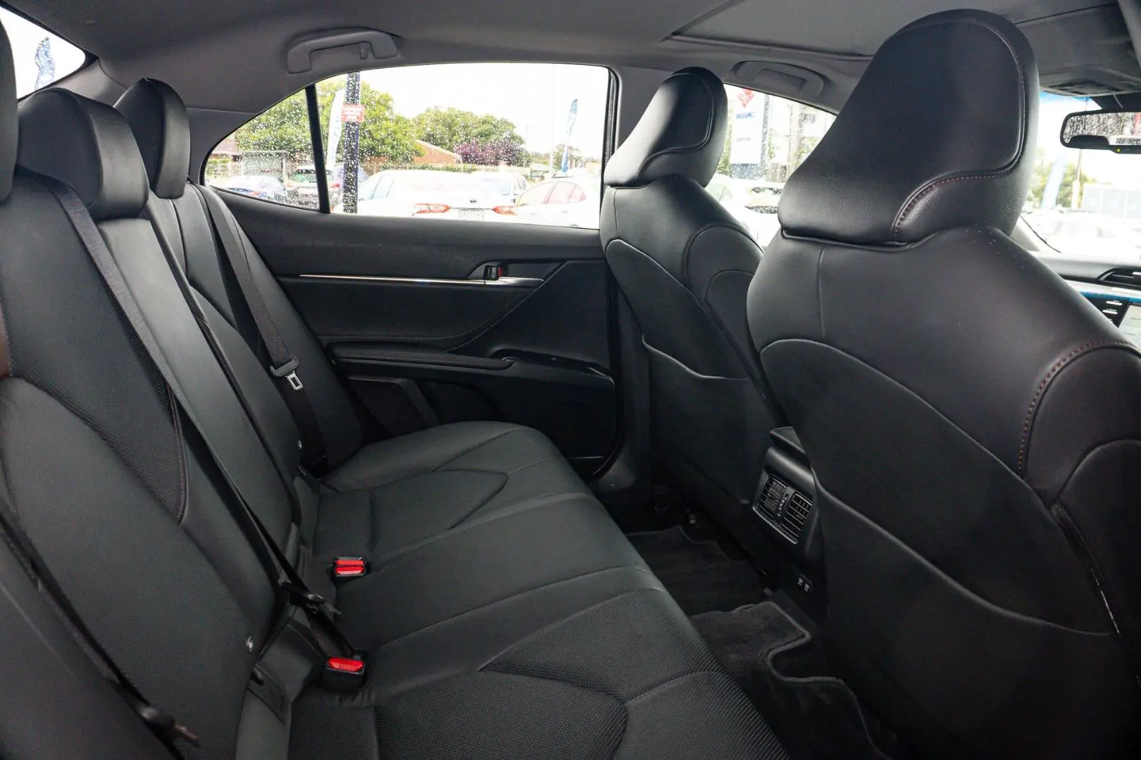 2018 Toyota Camry Gallery Image 8