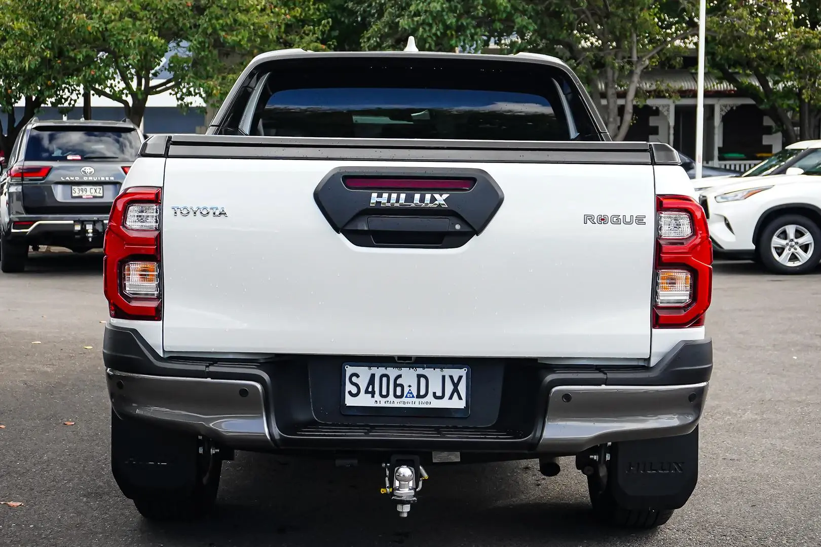 2025 Toyota Hilux Gallery Image 6