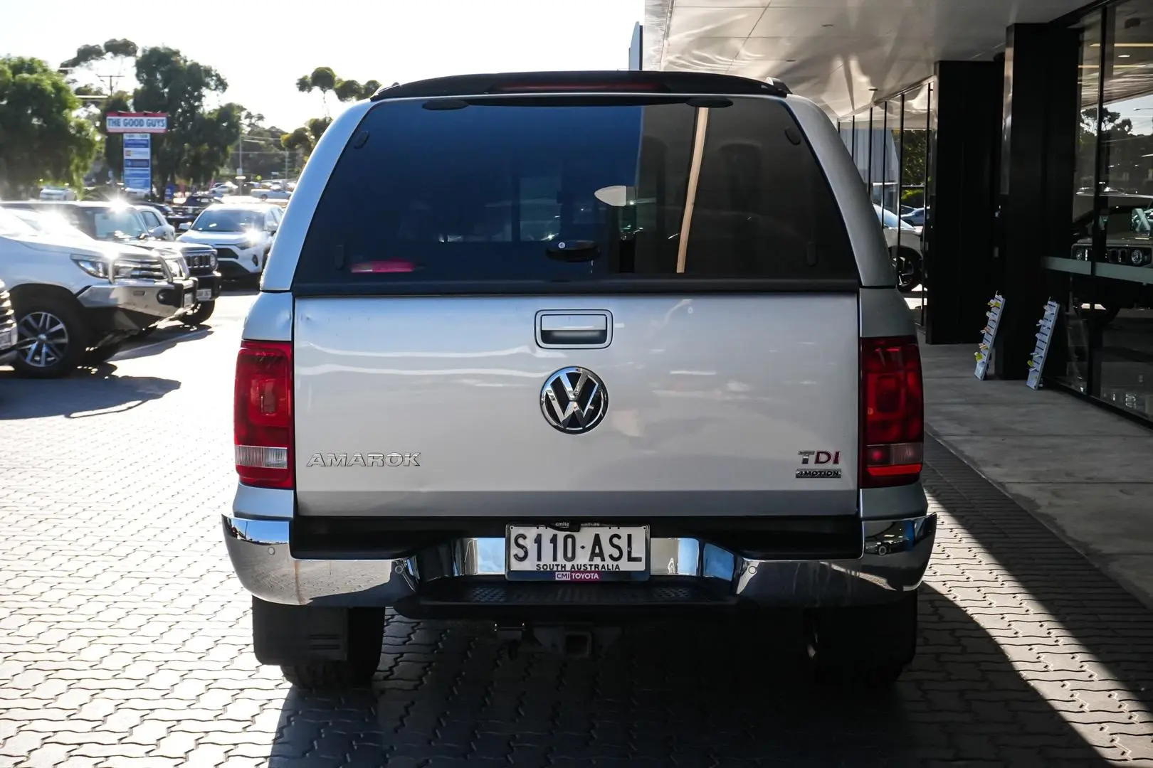 2011 Volkswagen Amarok Gallery Image 6