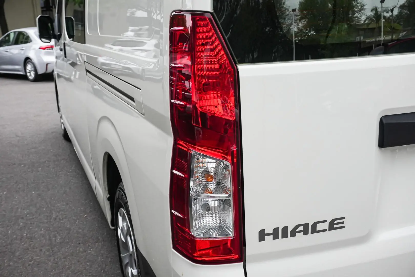 2021 Toyota Hiace Gallery Image 14