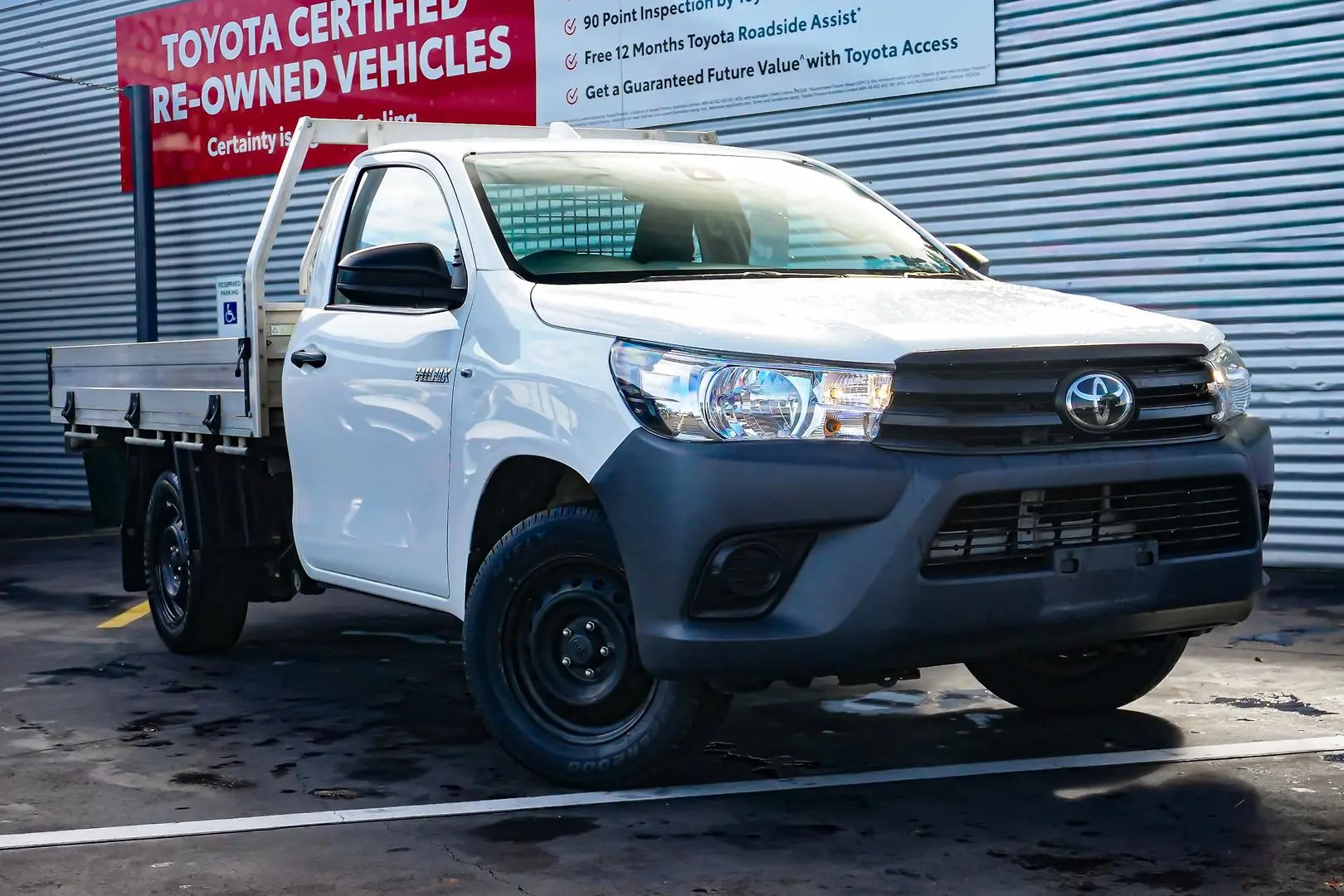 2022 Toyota Hilux Gallery Image 2