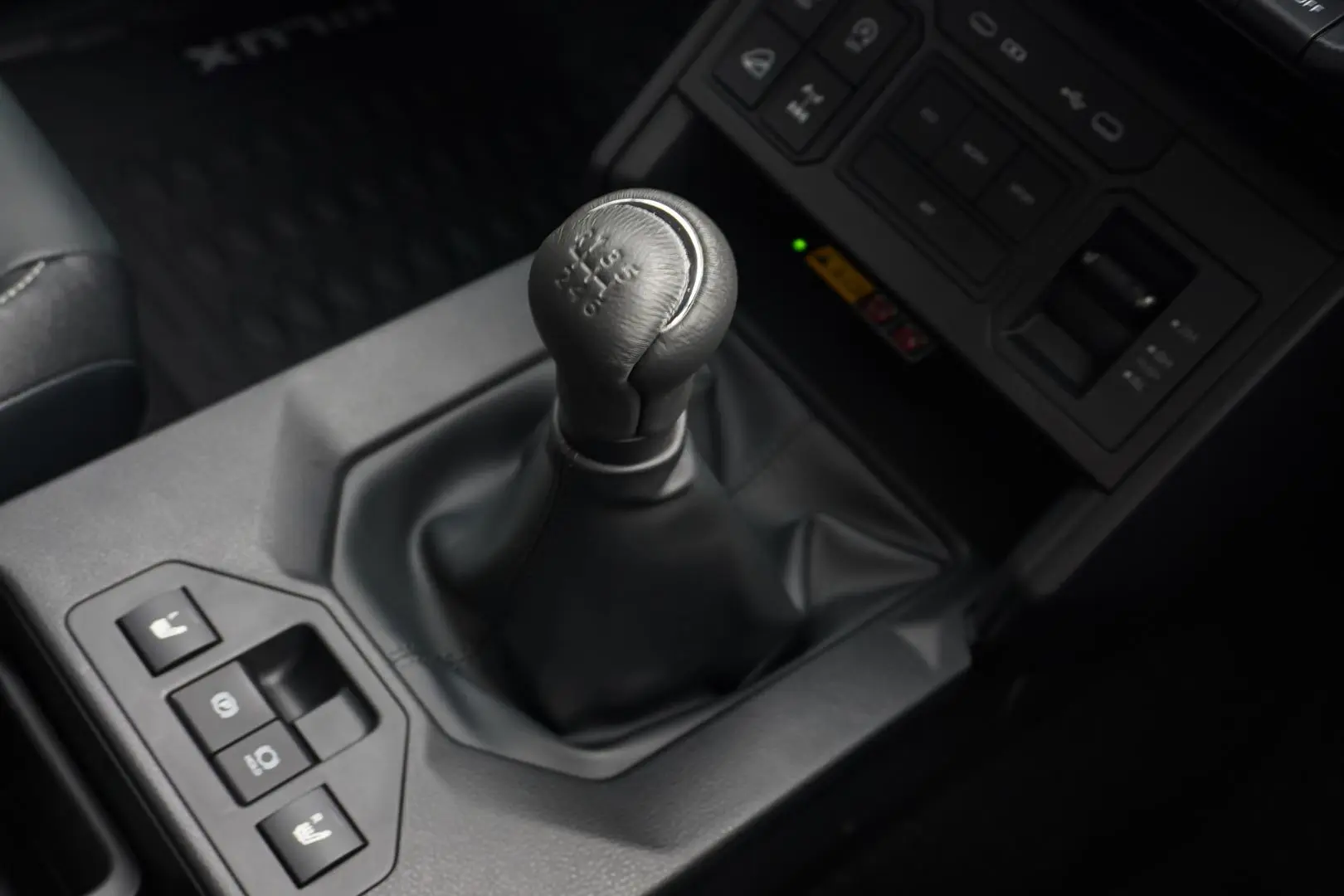 2025 Toyota Hilux Gallery Image 17
