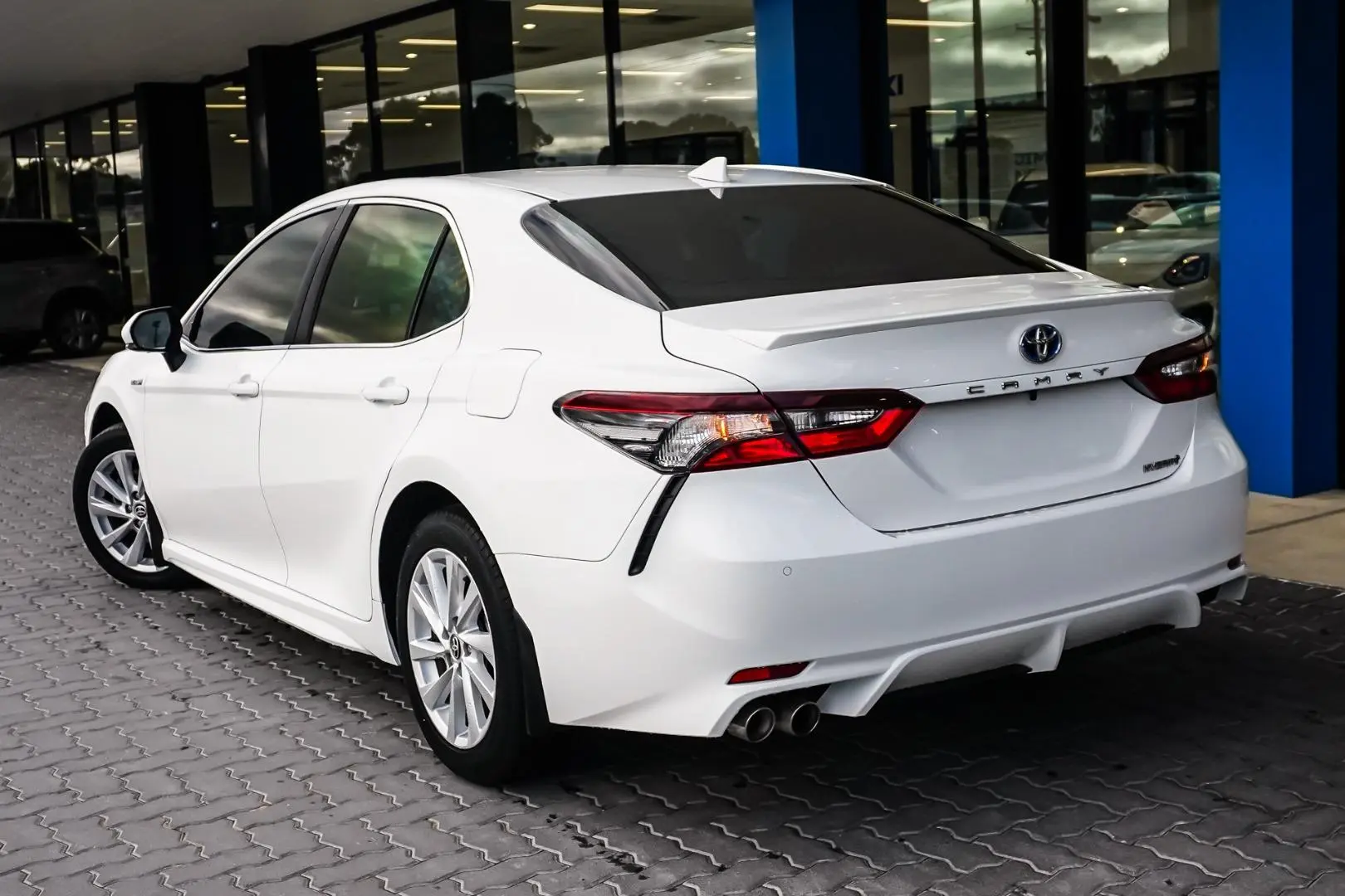 2021 Toyota Camry Gallery Image 2