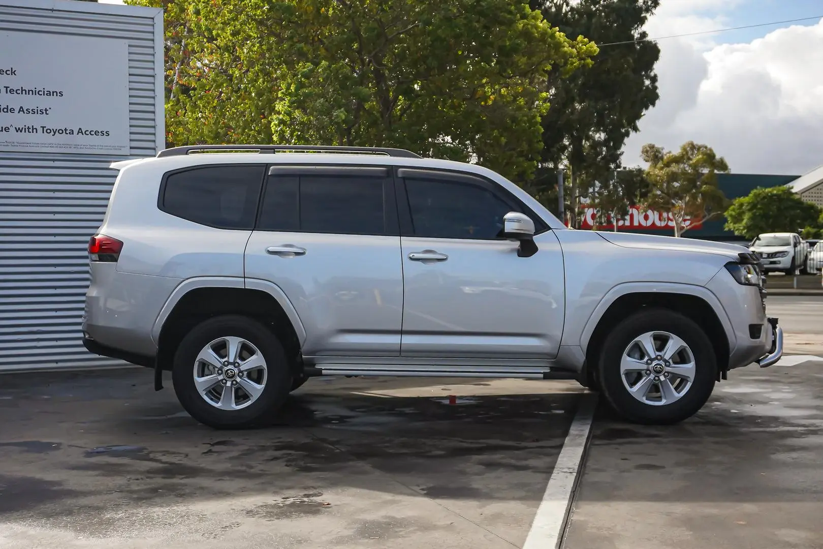 2023 Toyota Landcruiser Gallery Image 4