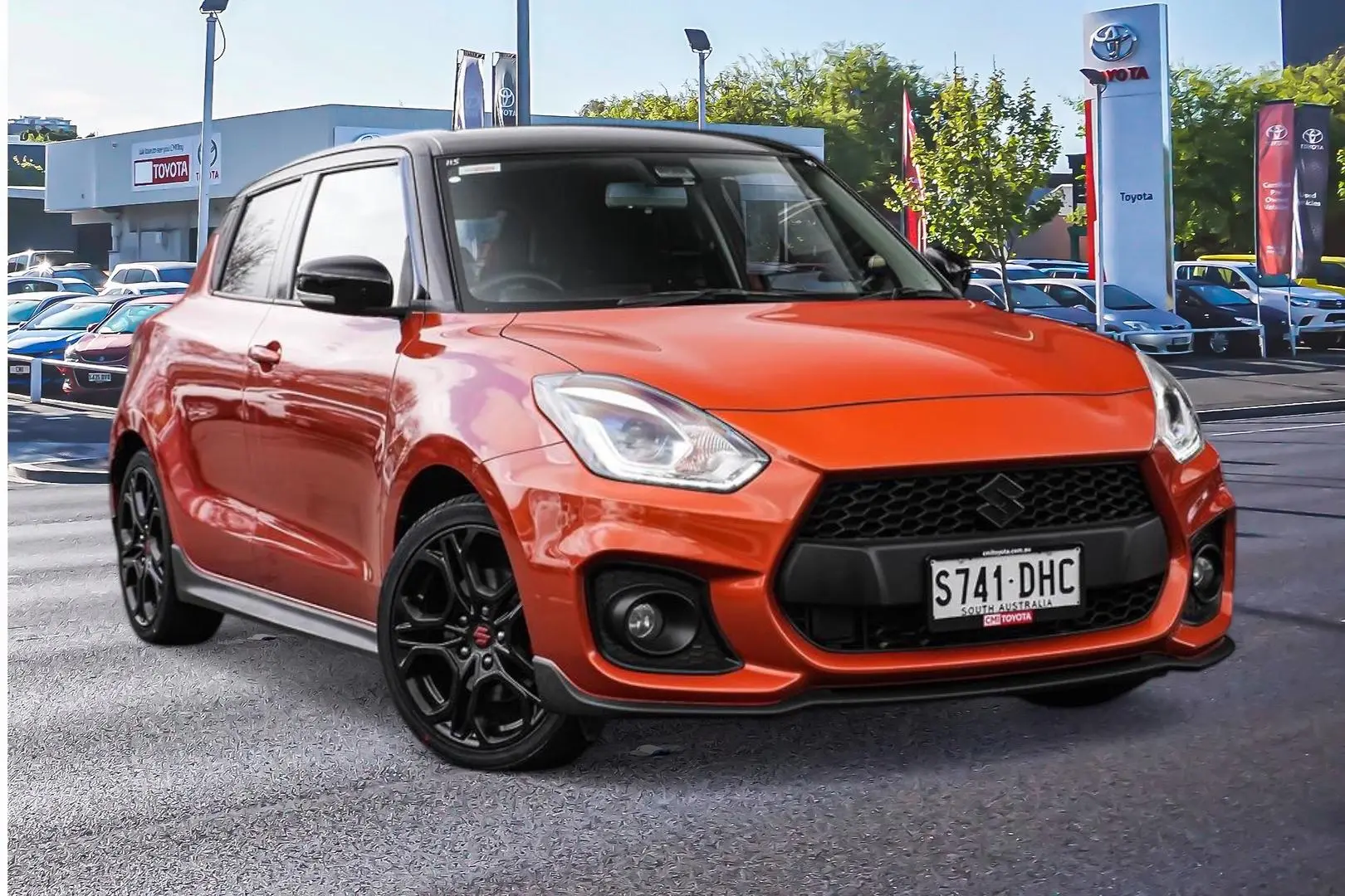 2020 Suzuki Swift Gallery Image 1