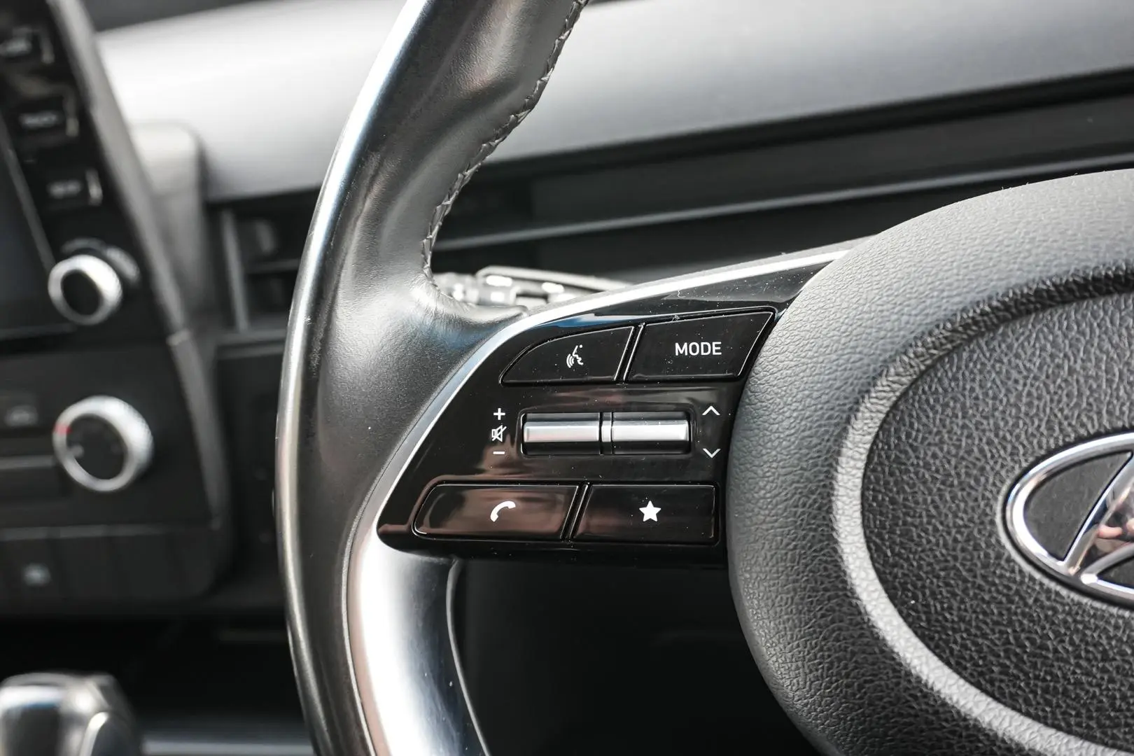 2021 Hyundai STARIA LOAD Gallery Image 18
