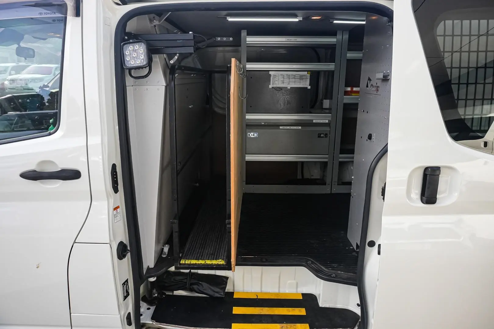 2019 Toyota Hiace Gallery Image 7