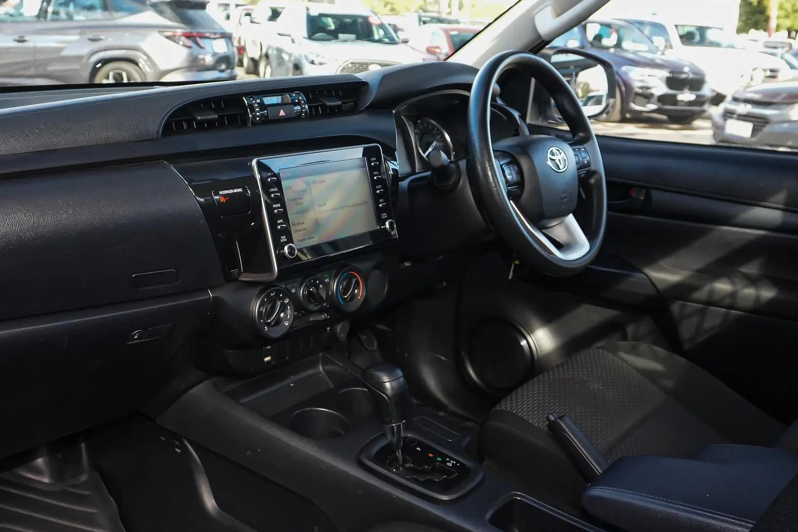 2022 Toyota Hilux Gallery Image 8