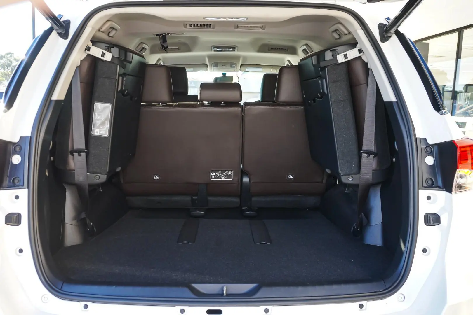 2017 Toyota Fortuner Gallery Image 10