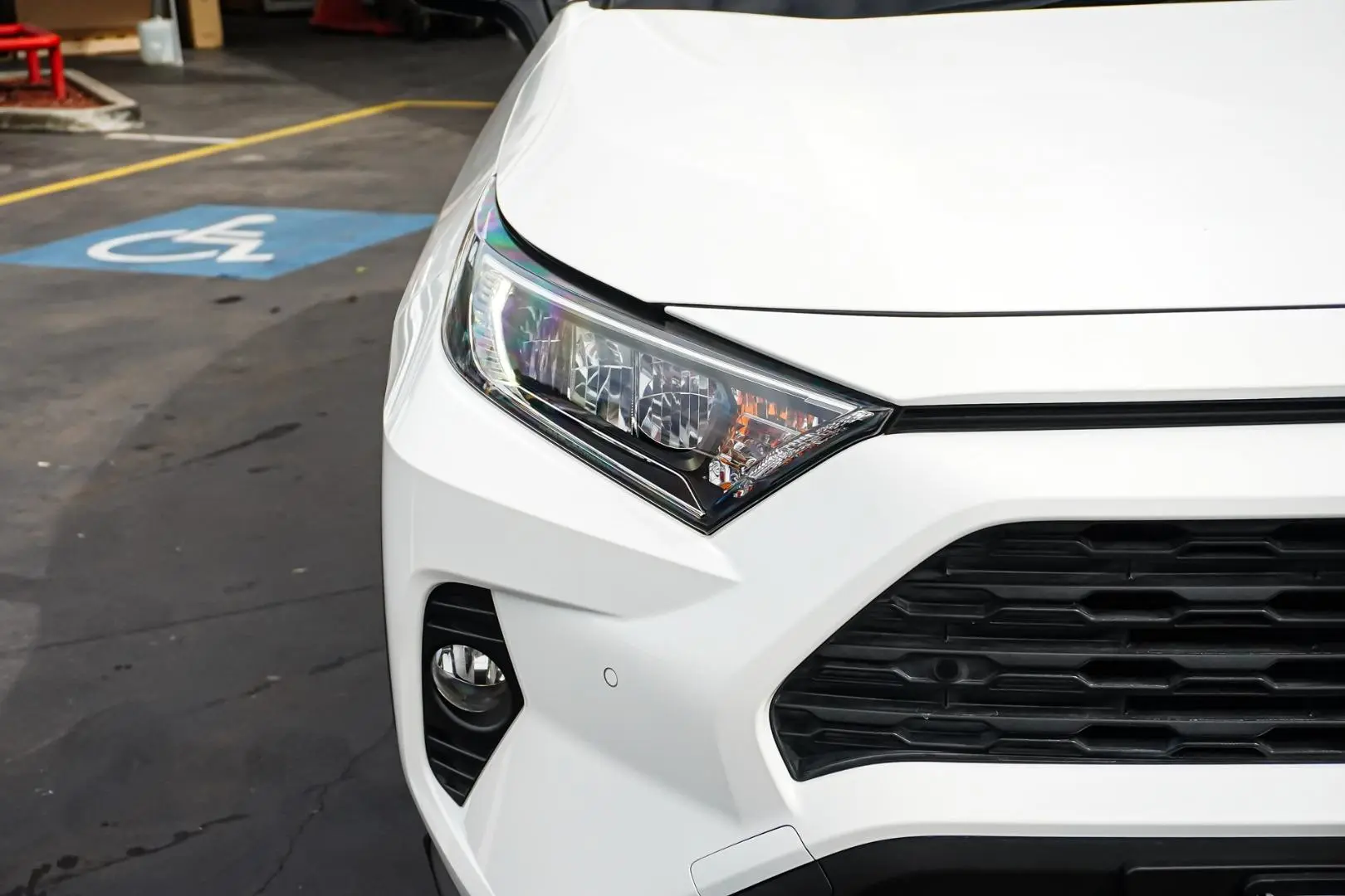 2019 Toyota RAV4 Gallery Image 13
