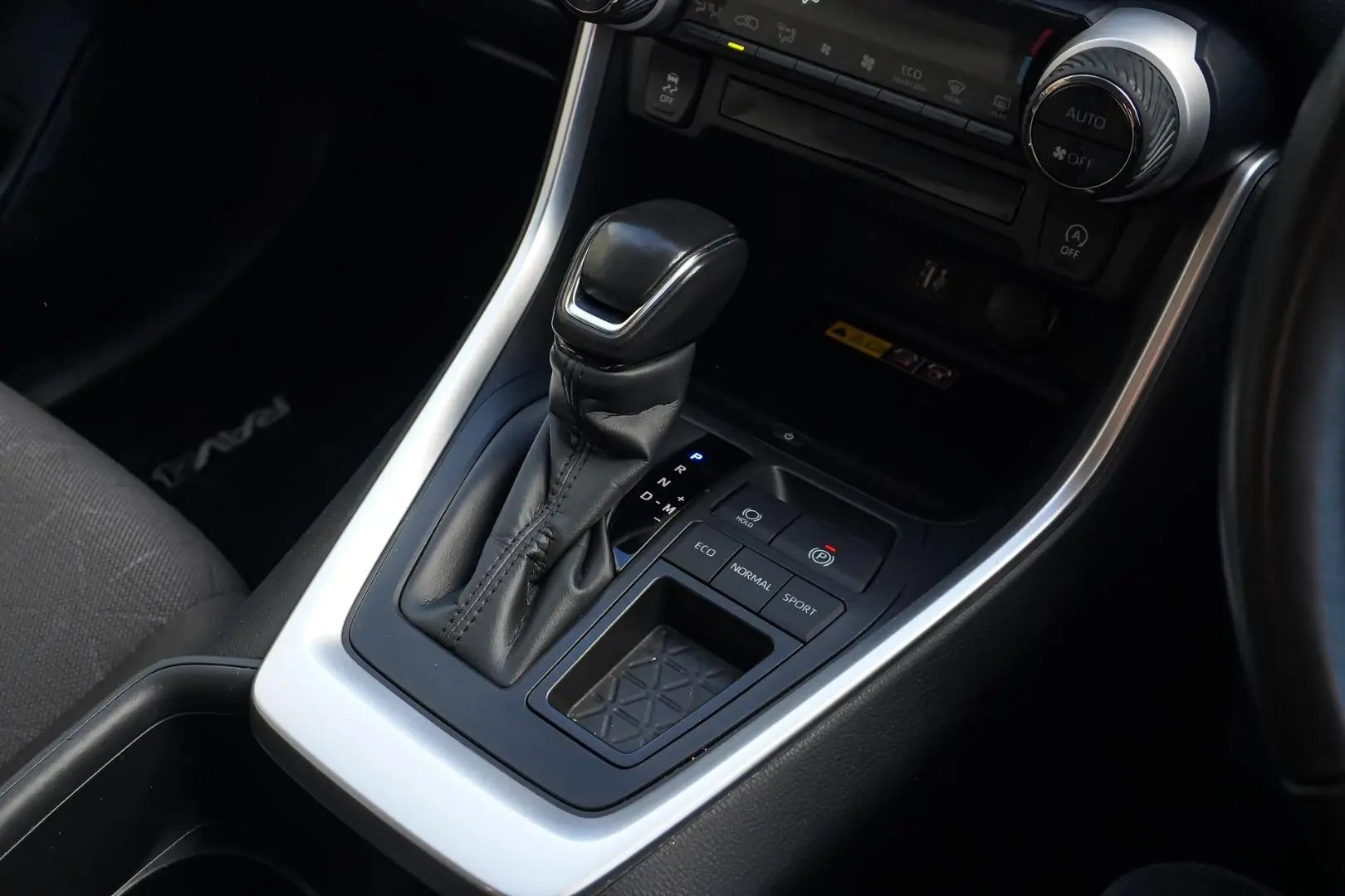 2024 Toyota RAV4 Gallery Image 16