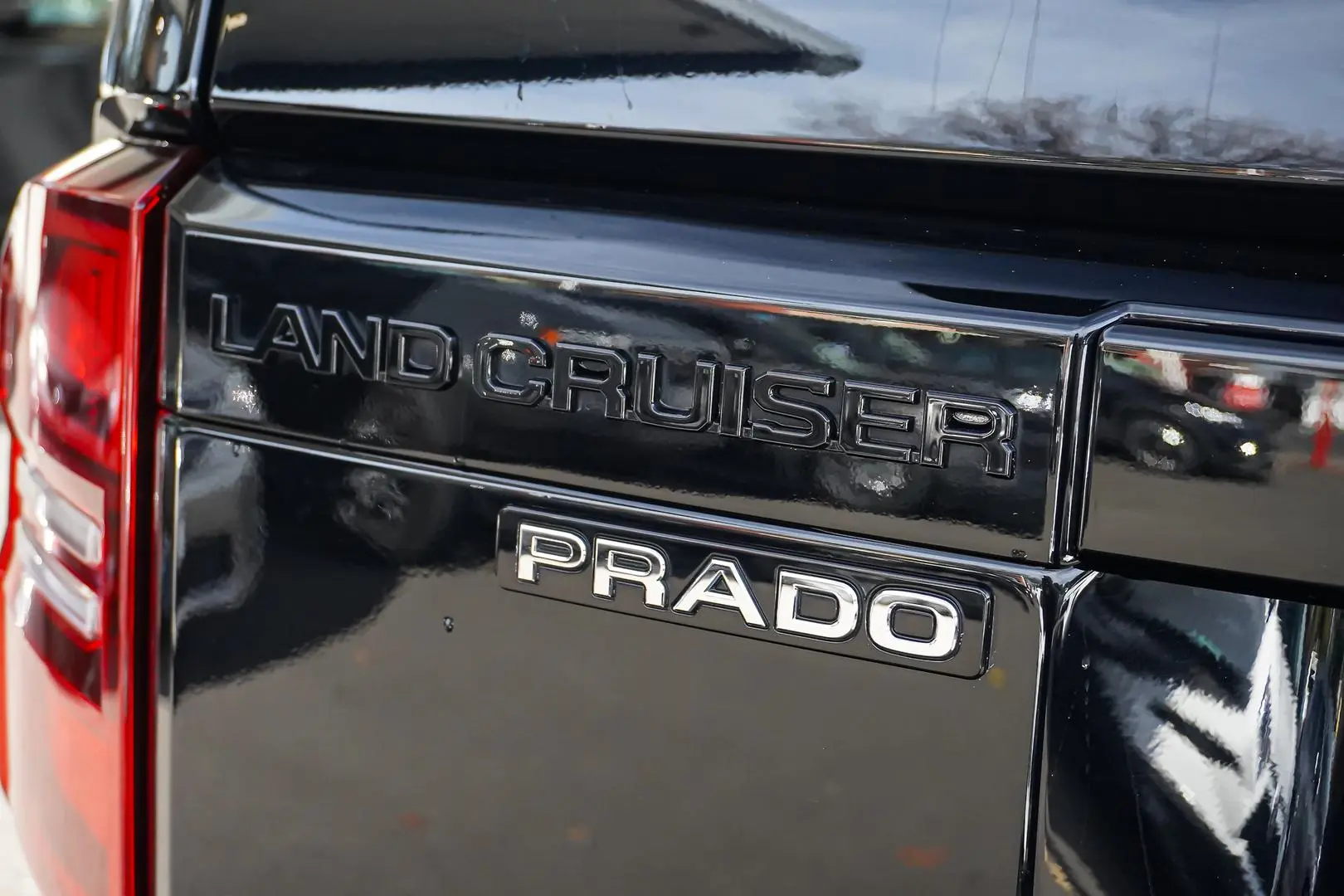 2024 Toyota Landcruiser Prado Gallery Image 15