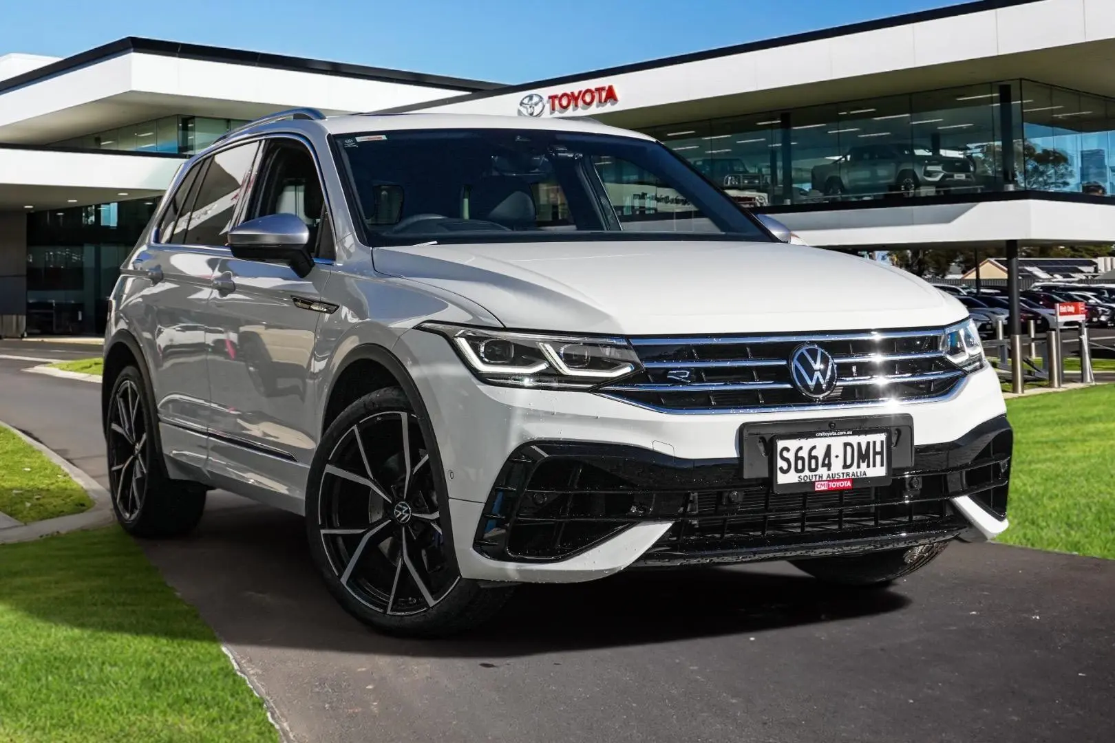 2023 Volkswagen Tiguan Image