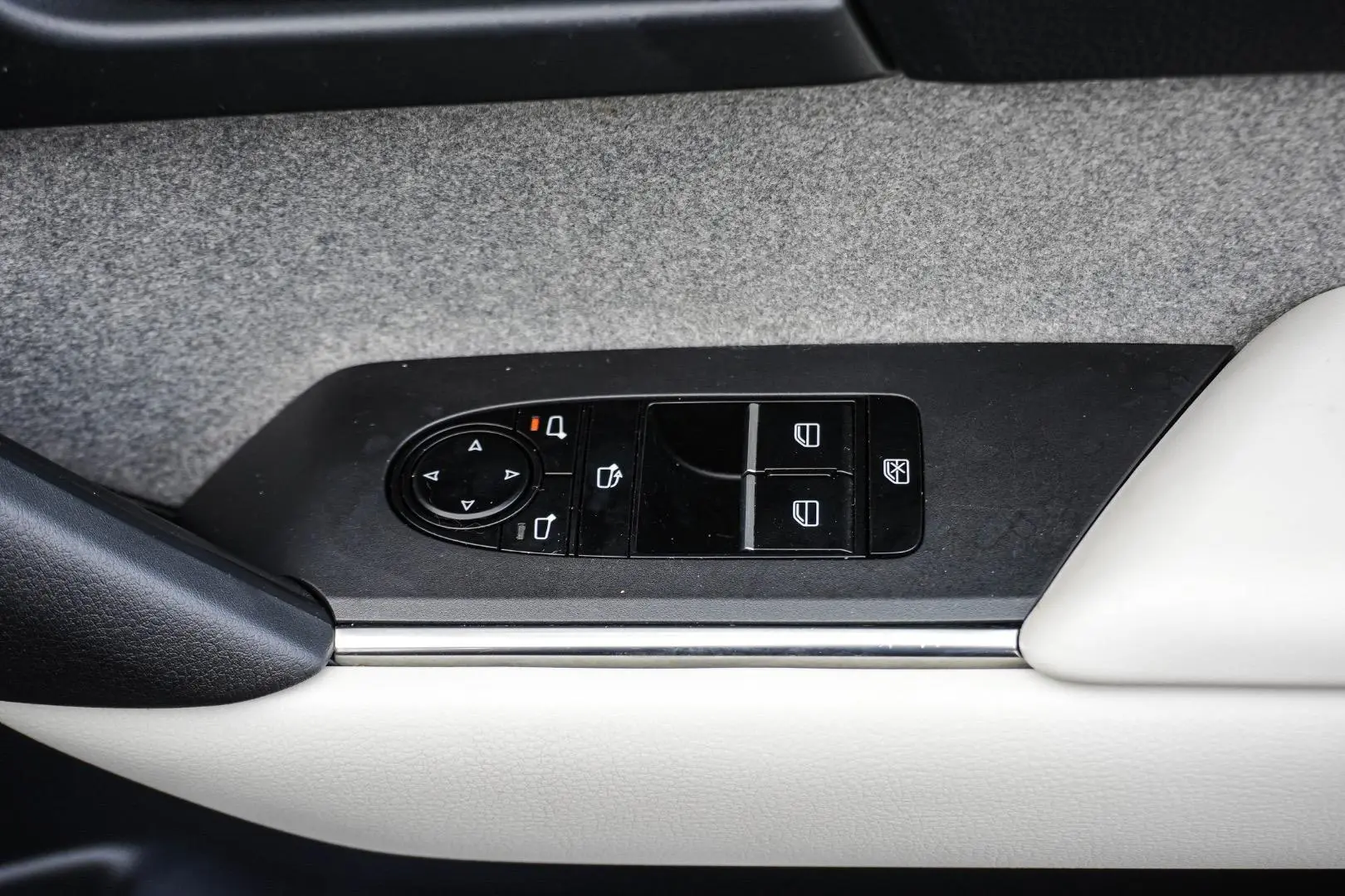 2021 Mazda MX-30 Gallery Image 15