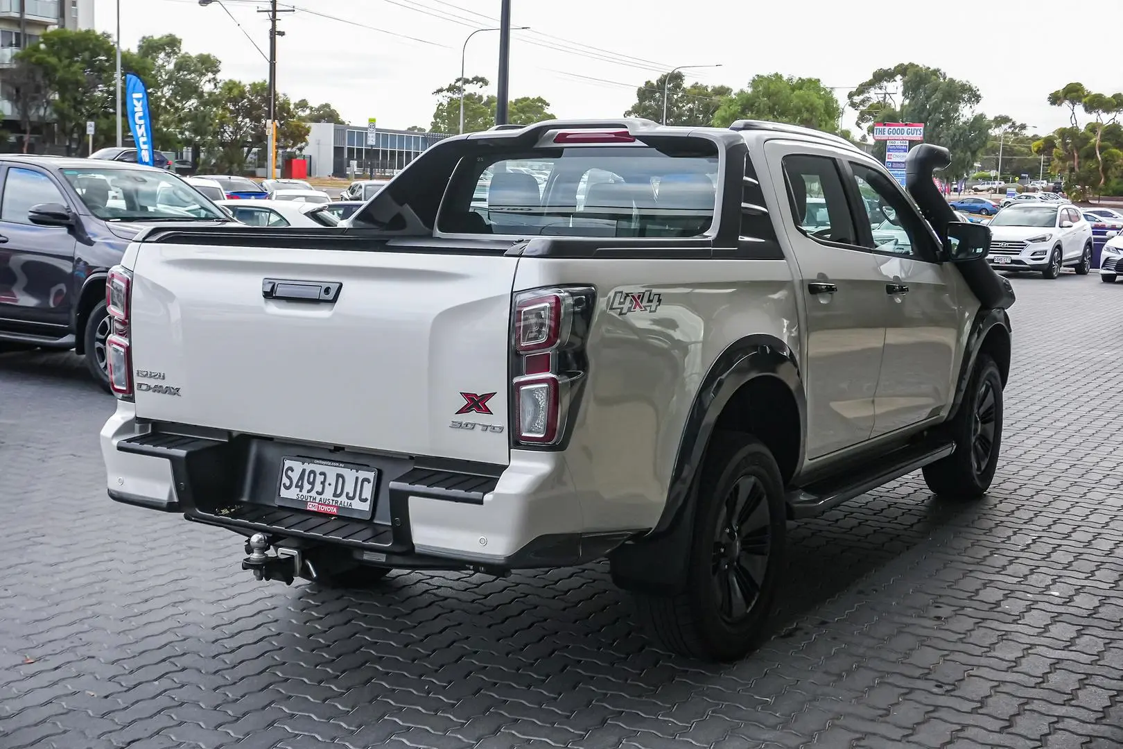 2020 Isuzu D-MAX Gallery Image 3