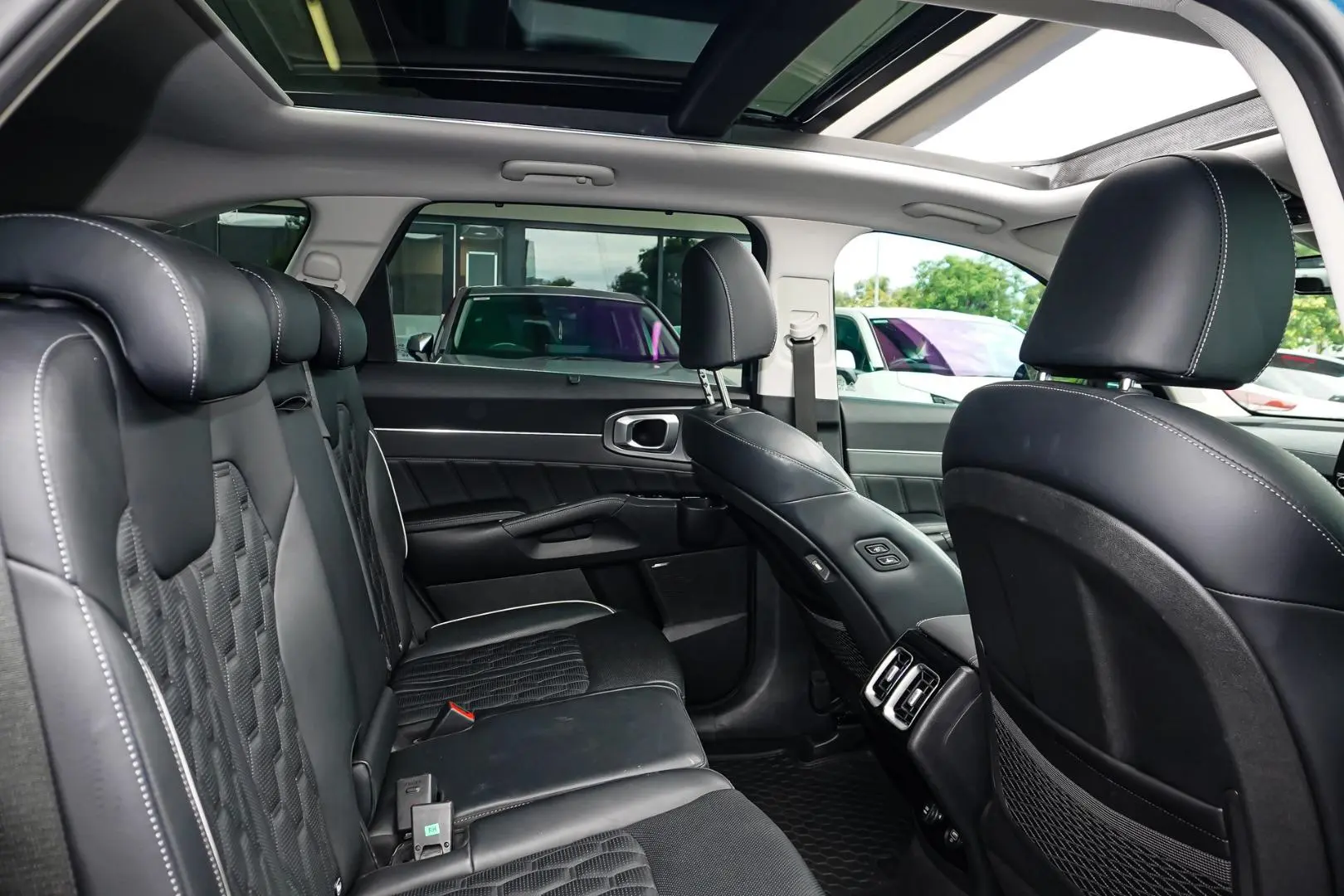 2020 Kia Sorento Gallery Image 9