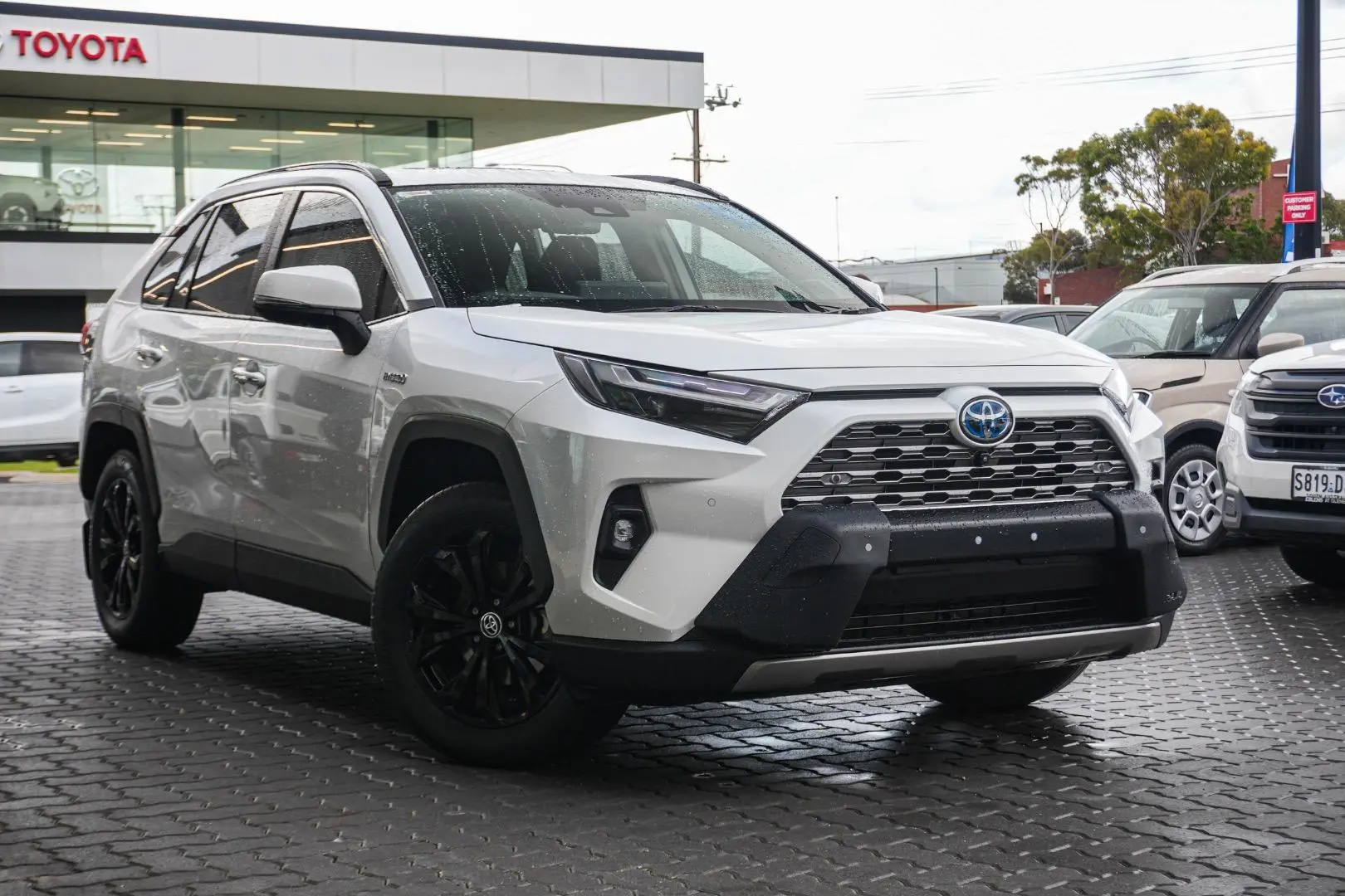 2023 Toyota RAV4 Gallery Image 2