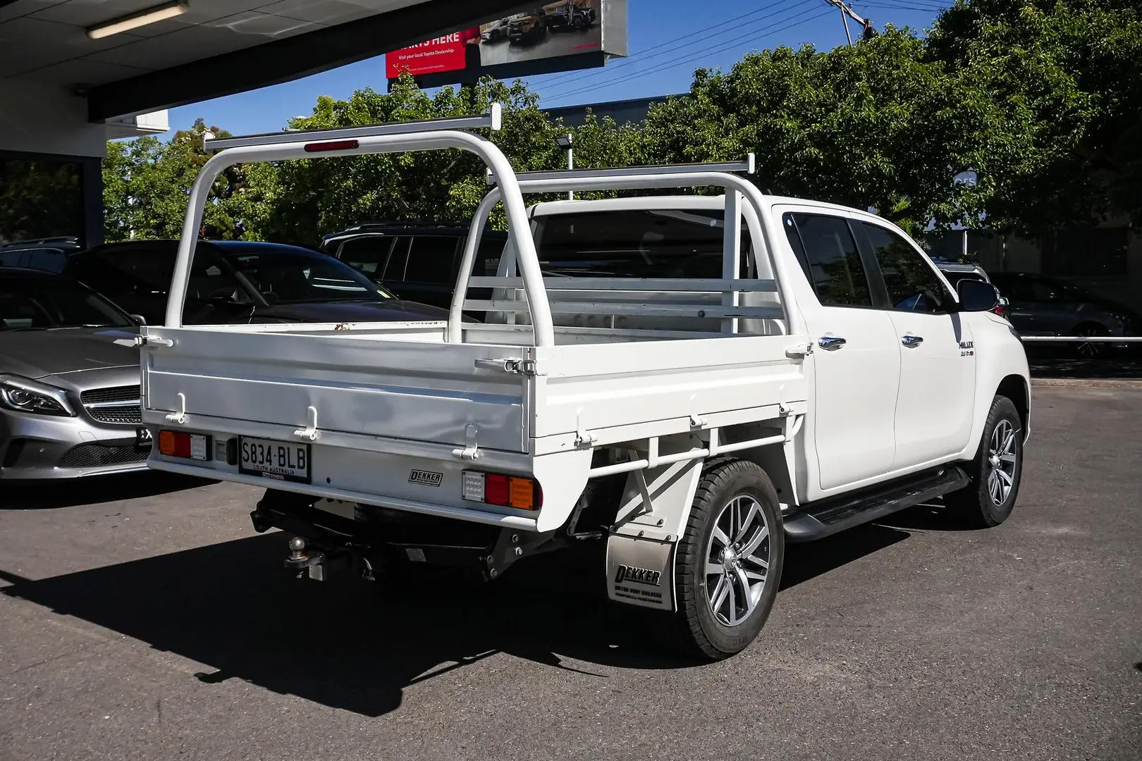 2016 Toyota Hilux Gallery Image 2