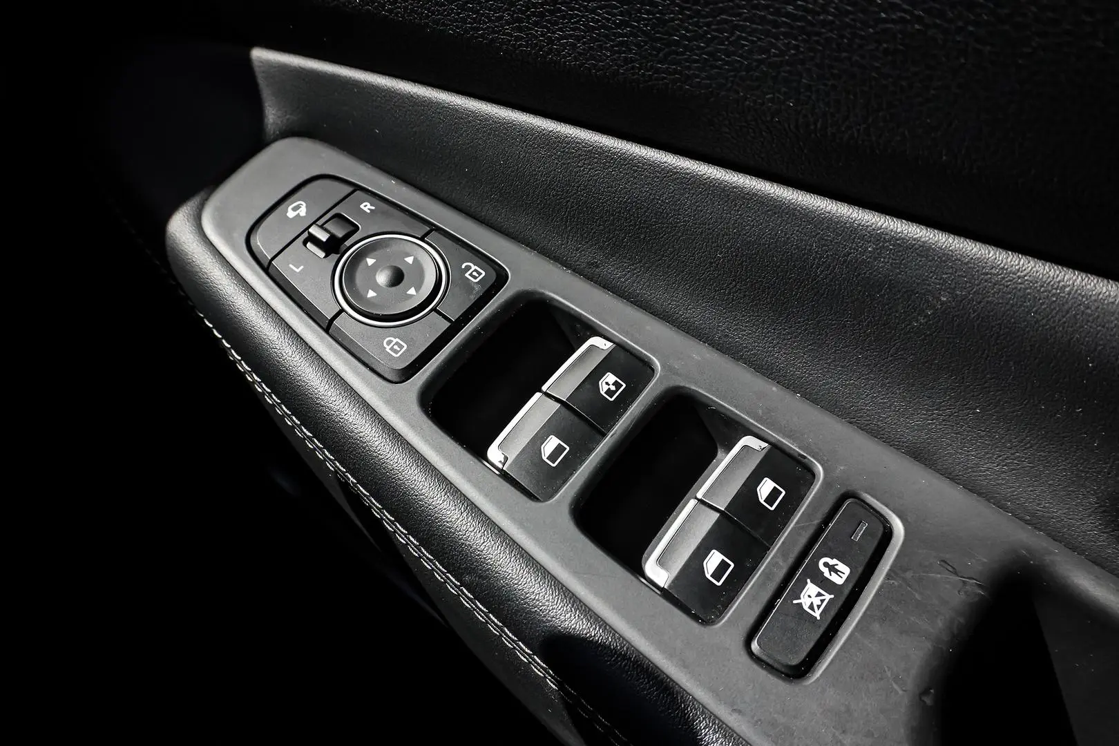 2019 Hyundai Santa Fe Gallery Image 23