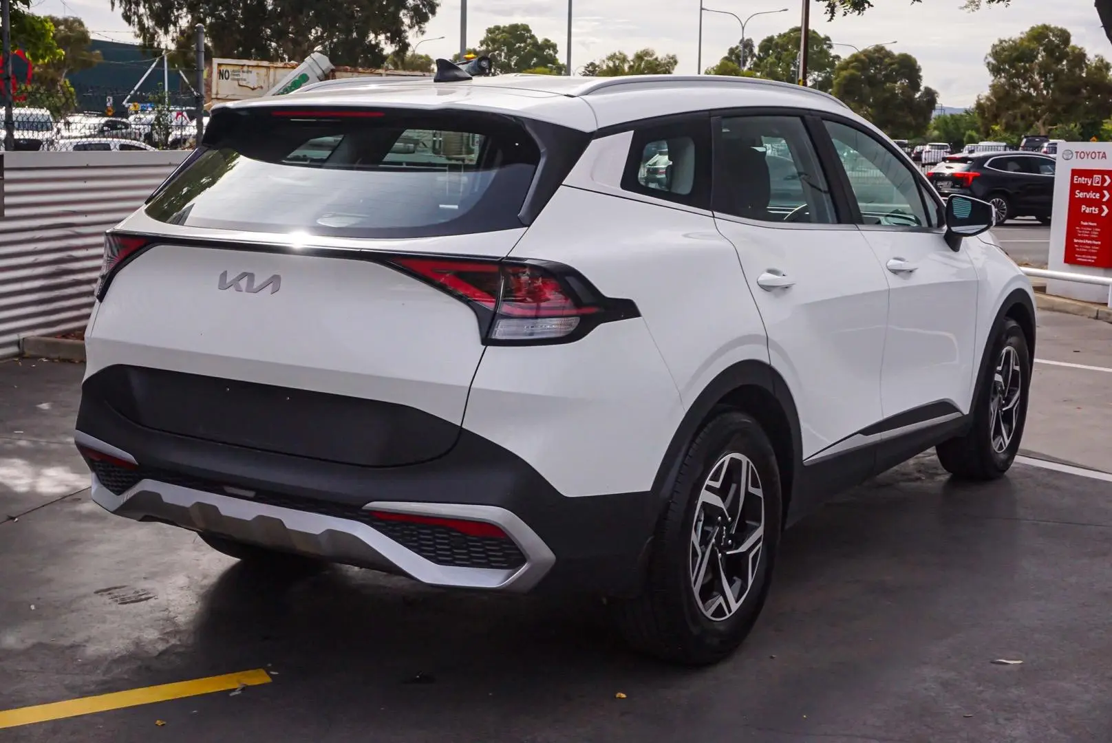 2022 Kia Sportage Gallery Image 2