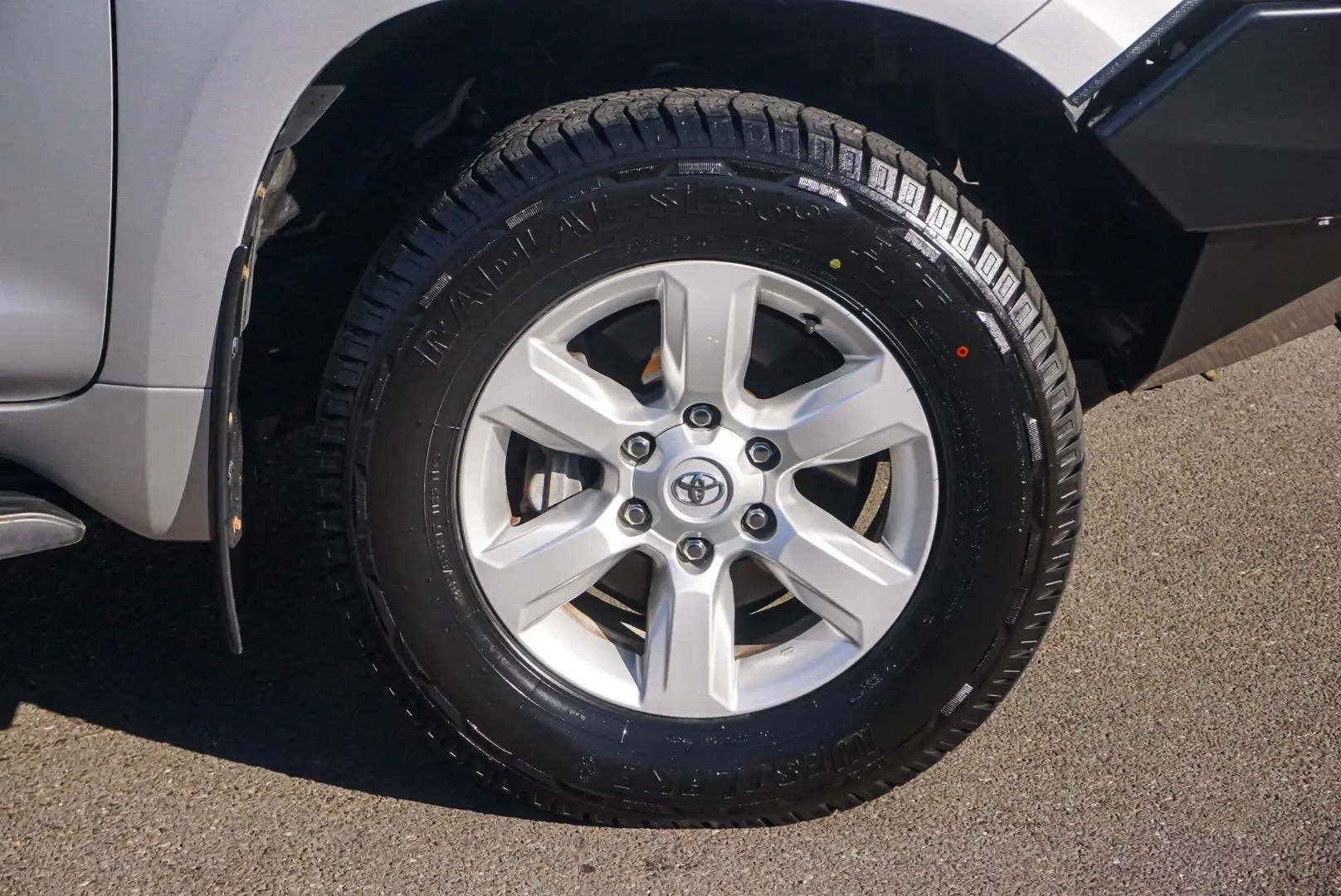 2016 Toyota Landcruiser Prado Gallery Image 13