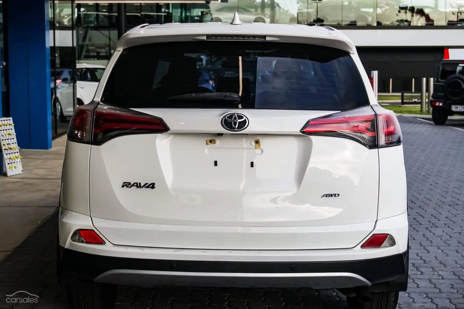 2018 Toyota RAV4 Image 5