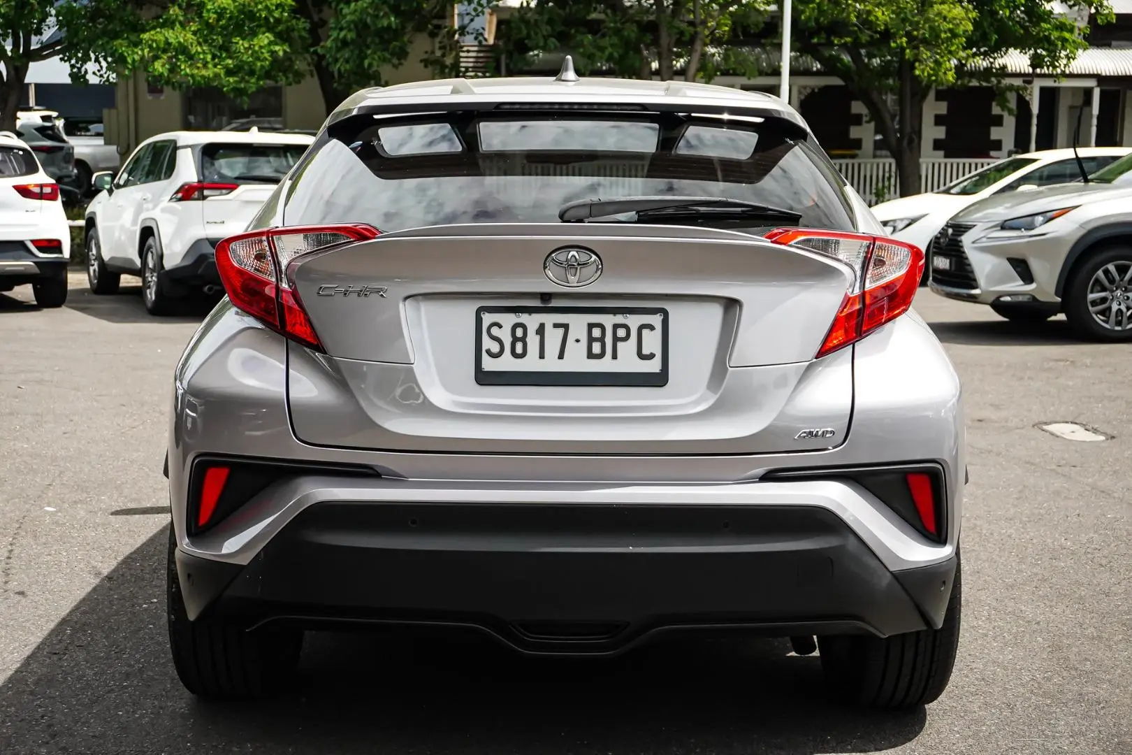 2017 Toyota C-HR Gallery Image 6