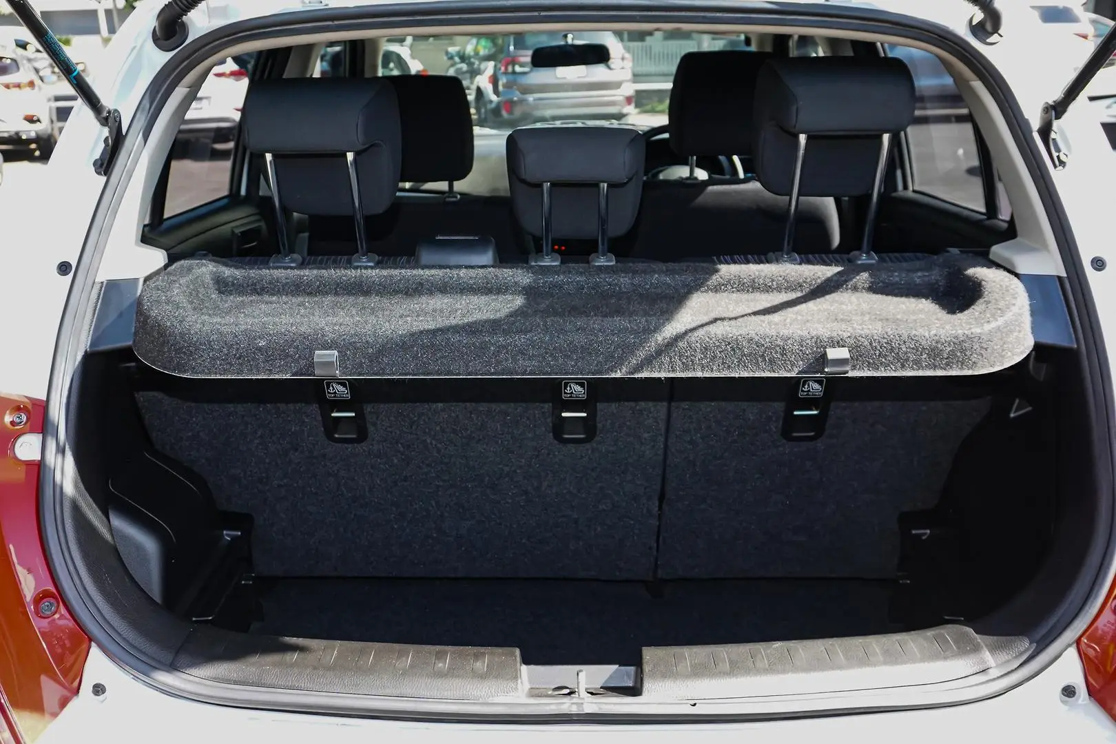 2013 Suzuki Swift Gallery Image 9