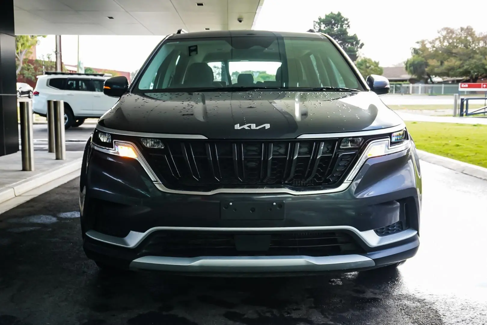 2022 Kia Carnival Gallery Image 4