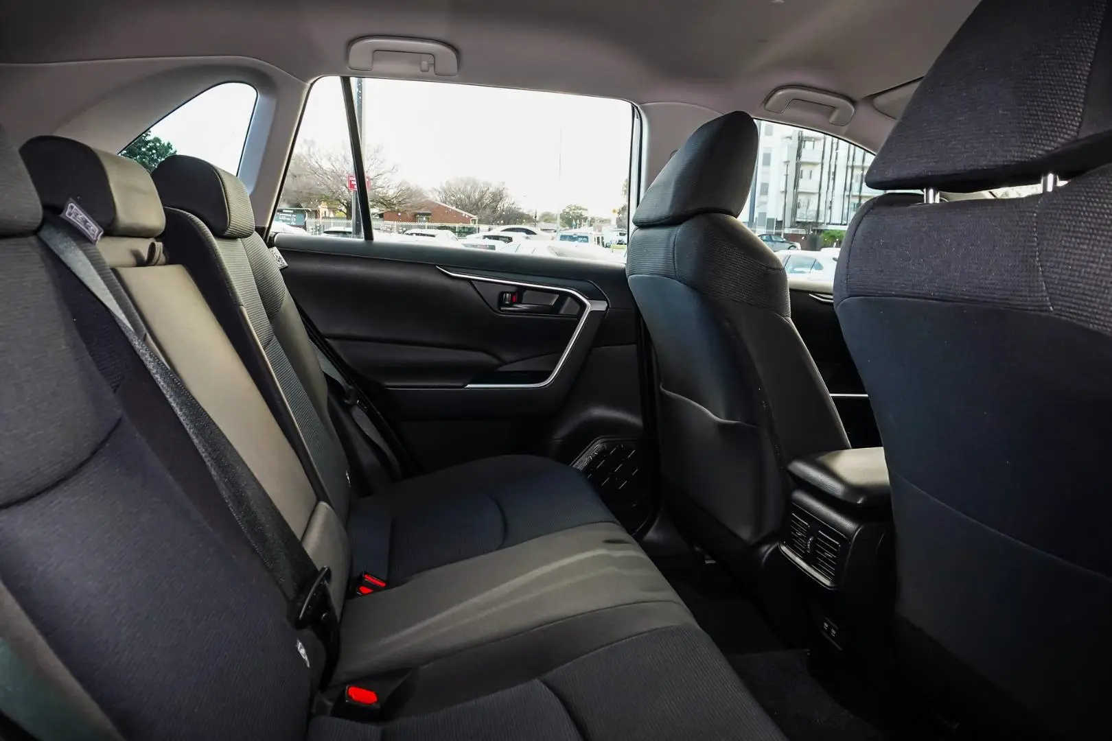 2021 Toyota RAV4 Gallery Image 8