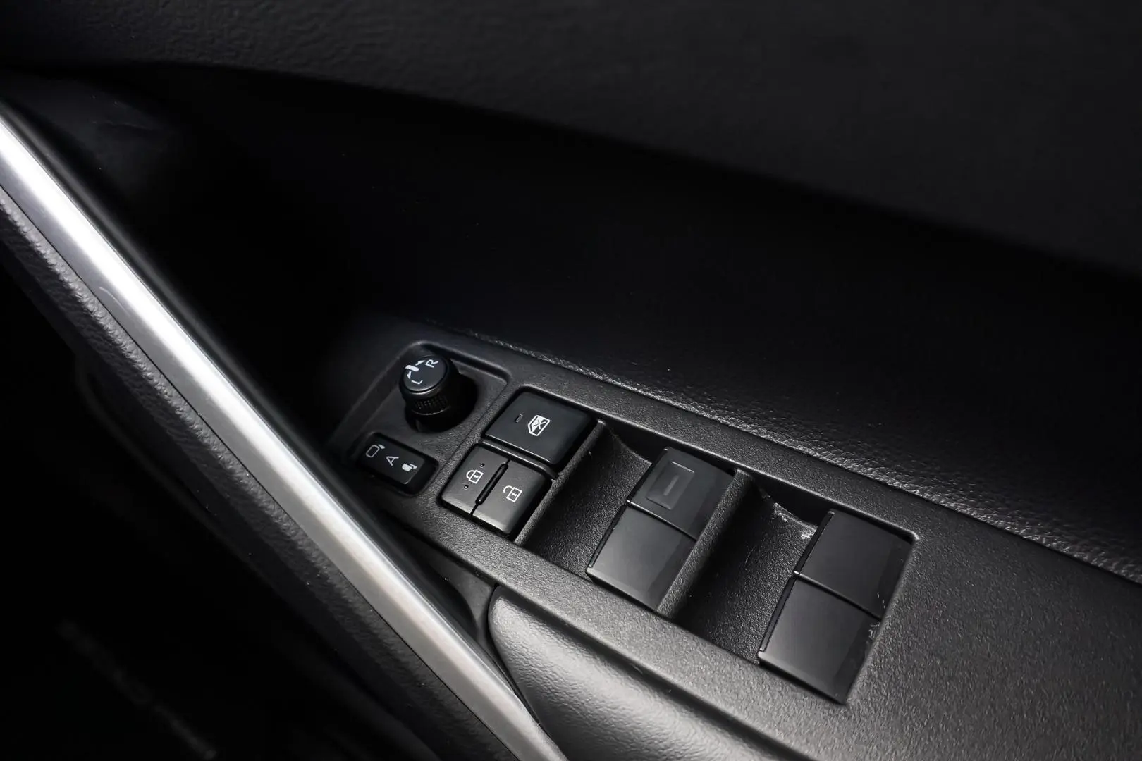 2025 Toyota Corolla Cross Gallery Image 21