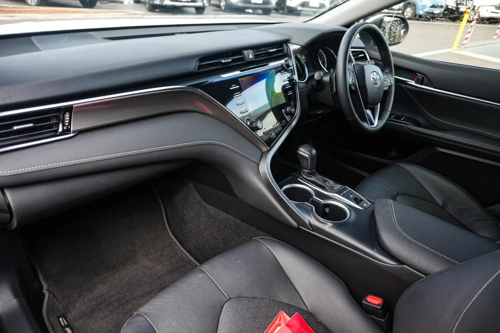 2017 Toyota Camry Gallery Image 10