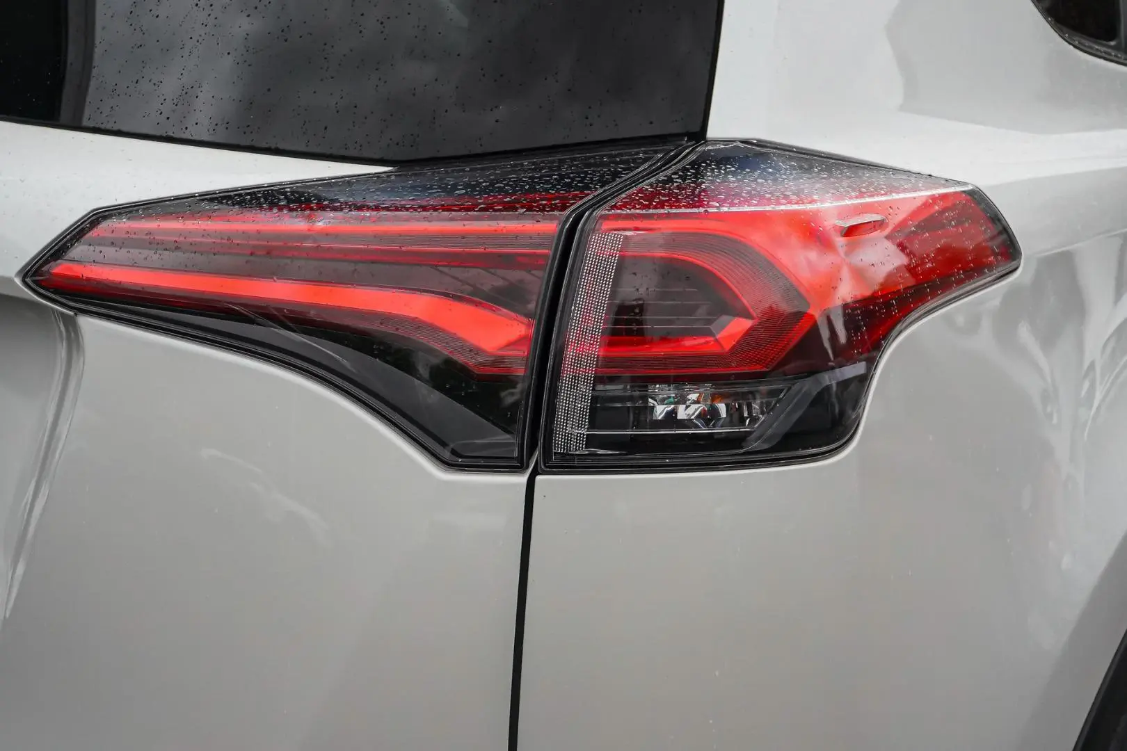 2018 Toyota RAV4 Gallery Image 14