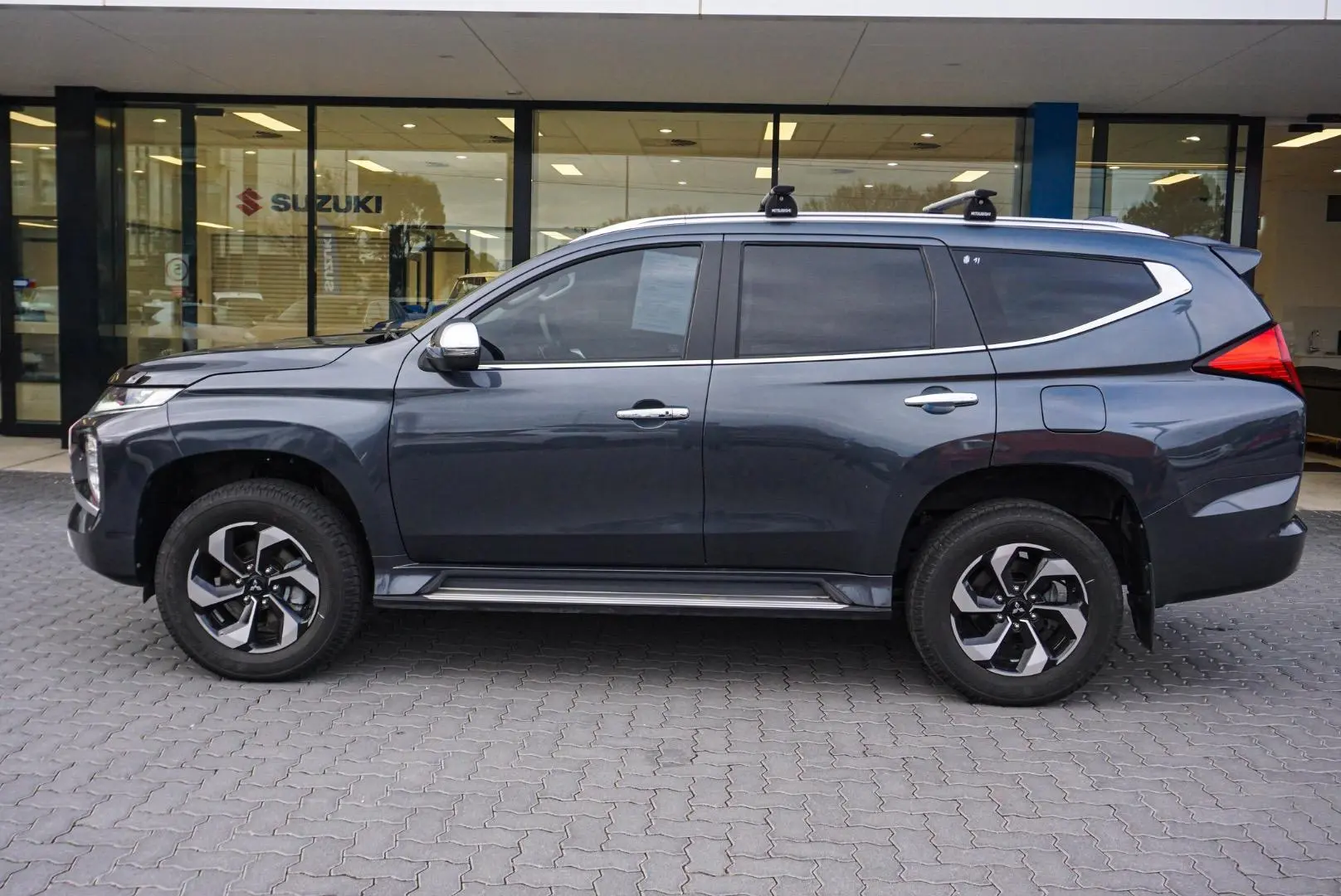 2024 Mitsubishi Pajero Sport Gallery Image 4