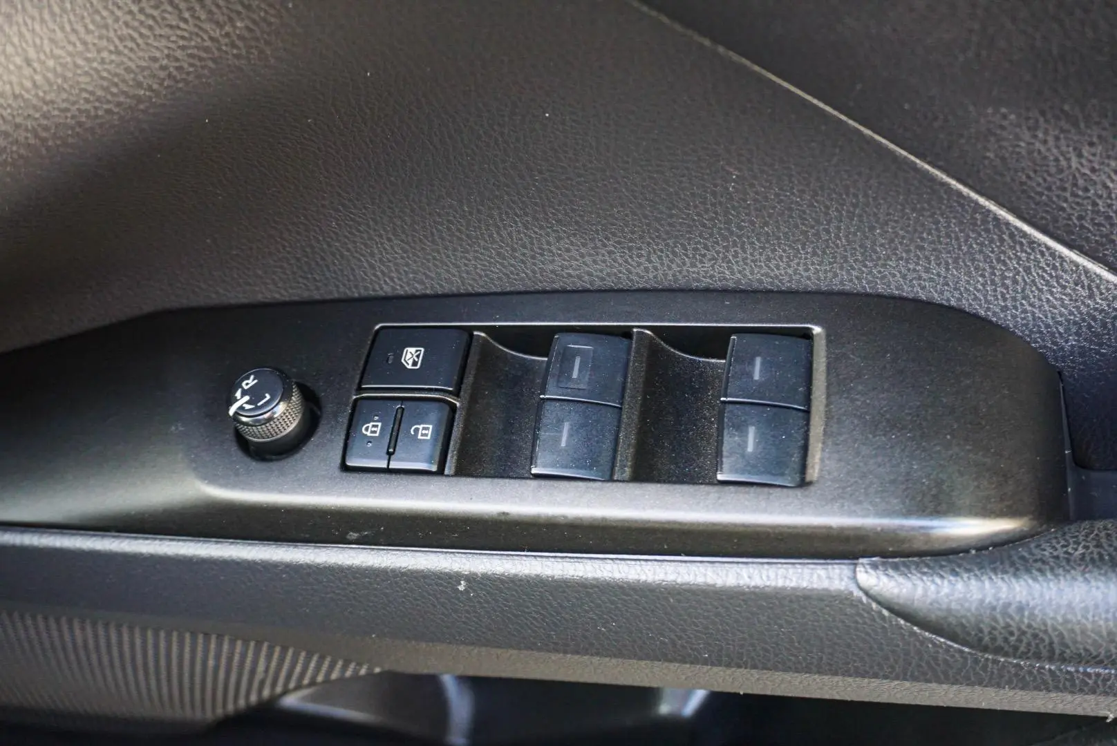 2021 Toyota Camry Gallery Image 16