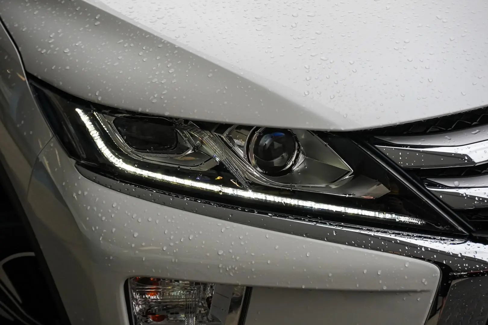 2019 Mitsubishi Eclipse Cross Gallery Image 7