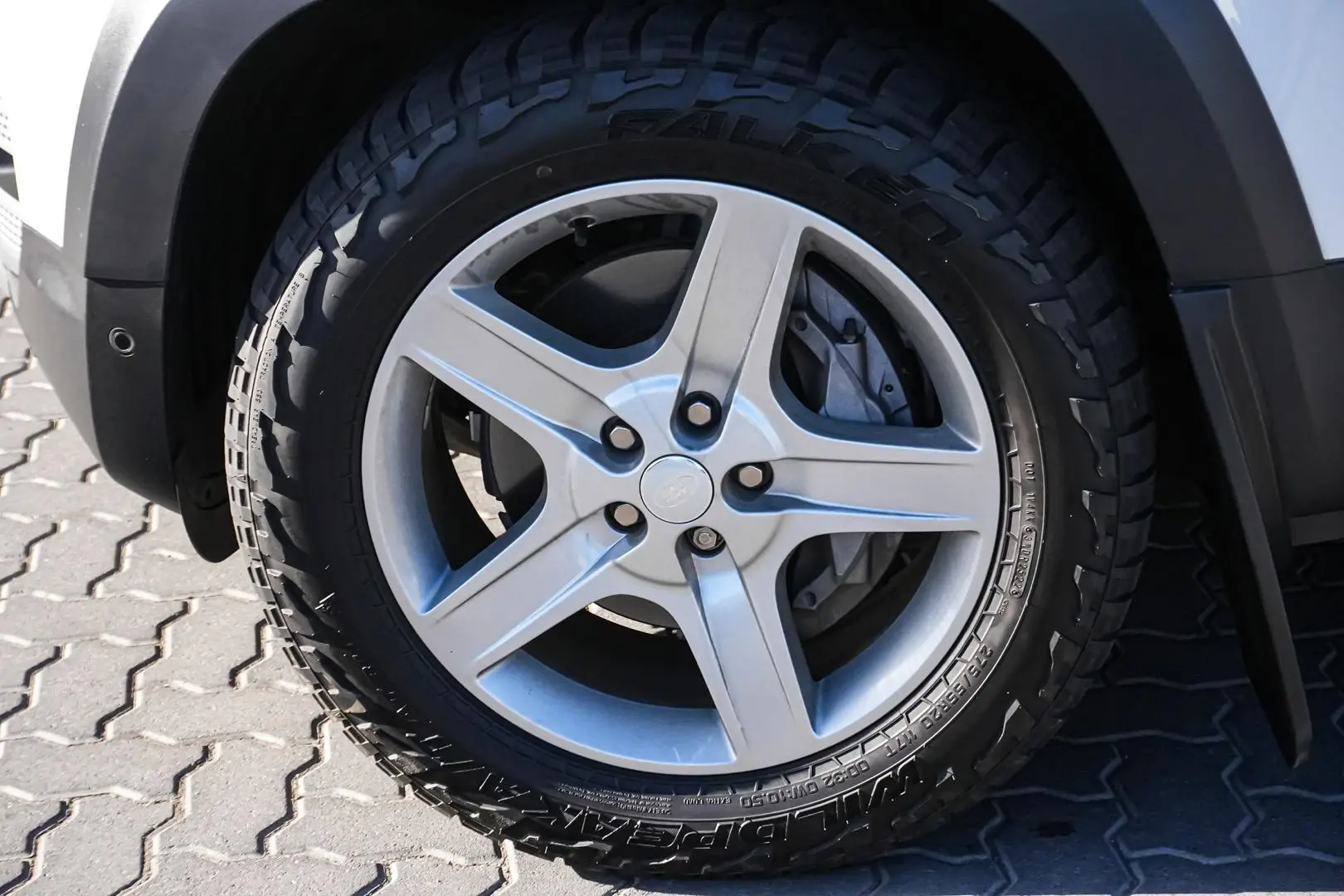 2021 Land Rover Defender Gallery Image 11