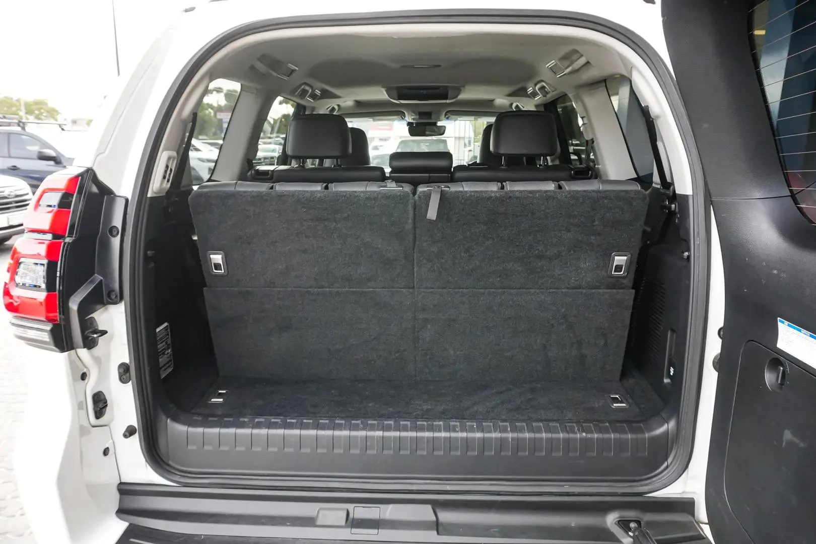 2020 Toyota Landcruiser Prado Gallery Image 12