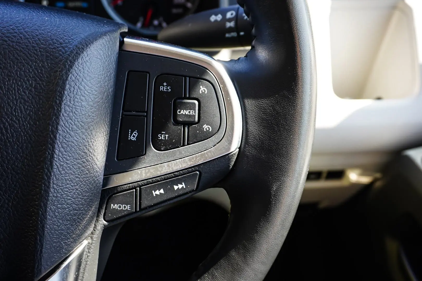 2021 Toyota Hiace Gallery Image 19