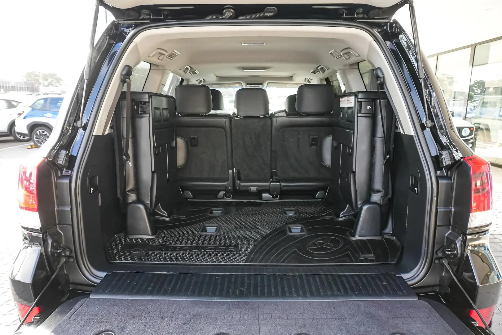 2017 Toyota Landcruiser Gallery Image 13