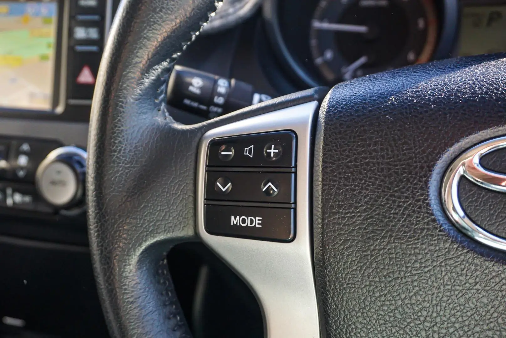 2016 Toyota Landcruiser Prado Gallery Image 19