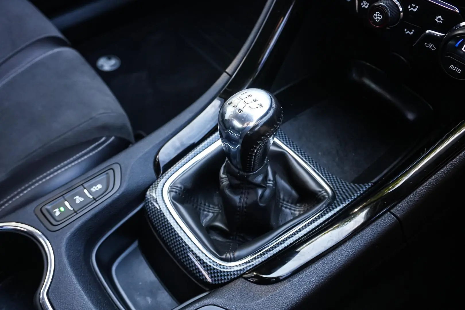 2017 Holden Ute Gallery Image 15