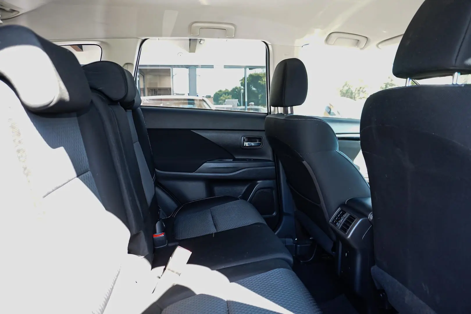 2019 Mitsubishi Outlander Gallery Image 6