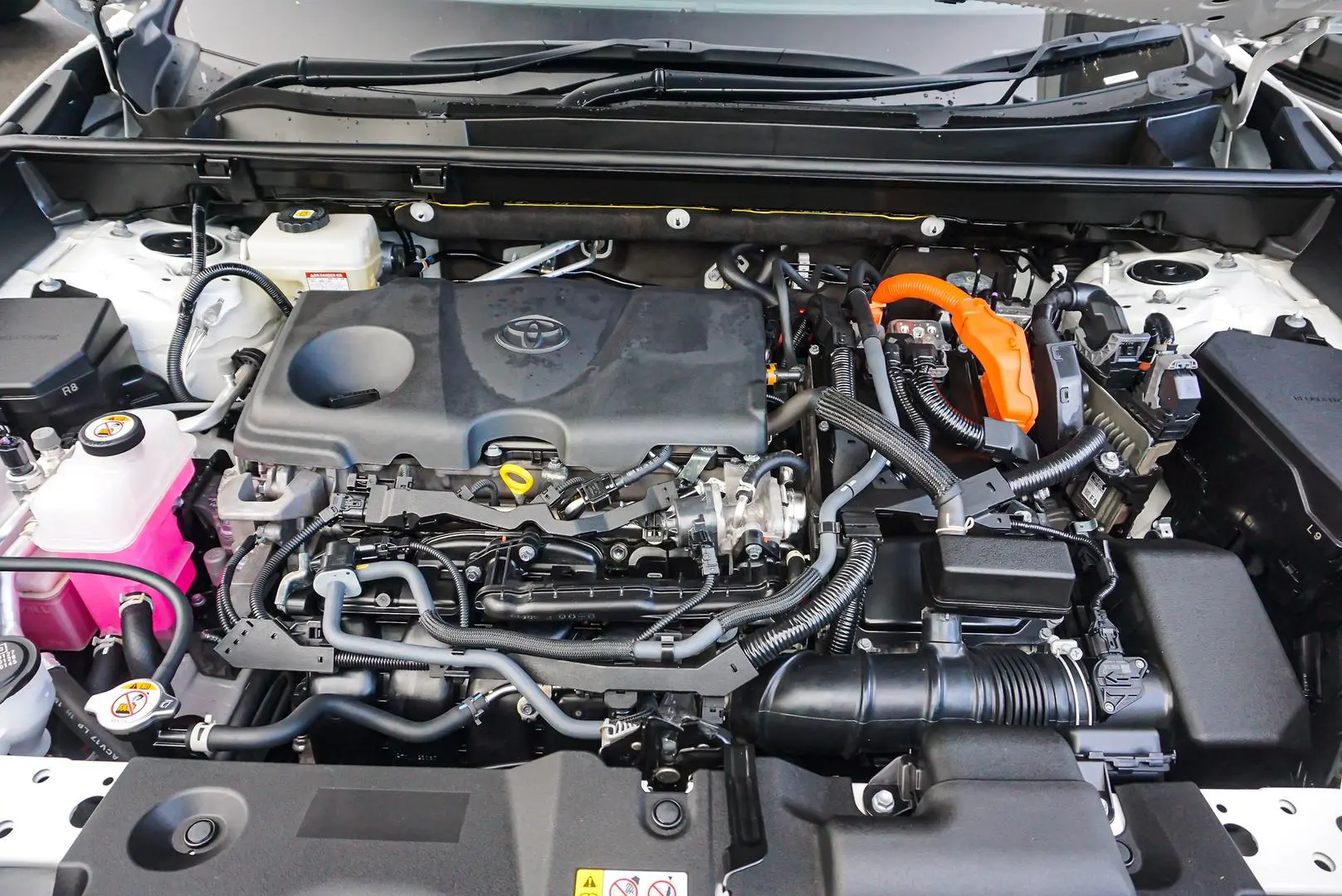 2024 Toyota RAV4 Gallery Image 23