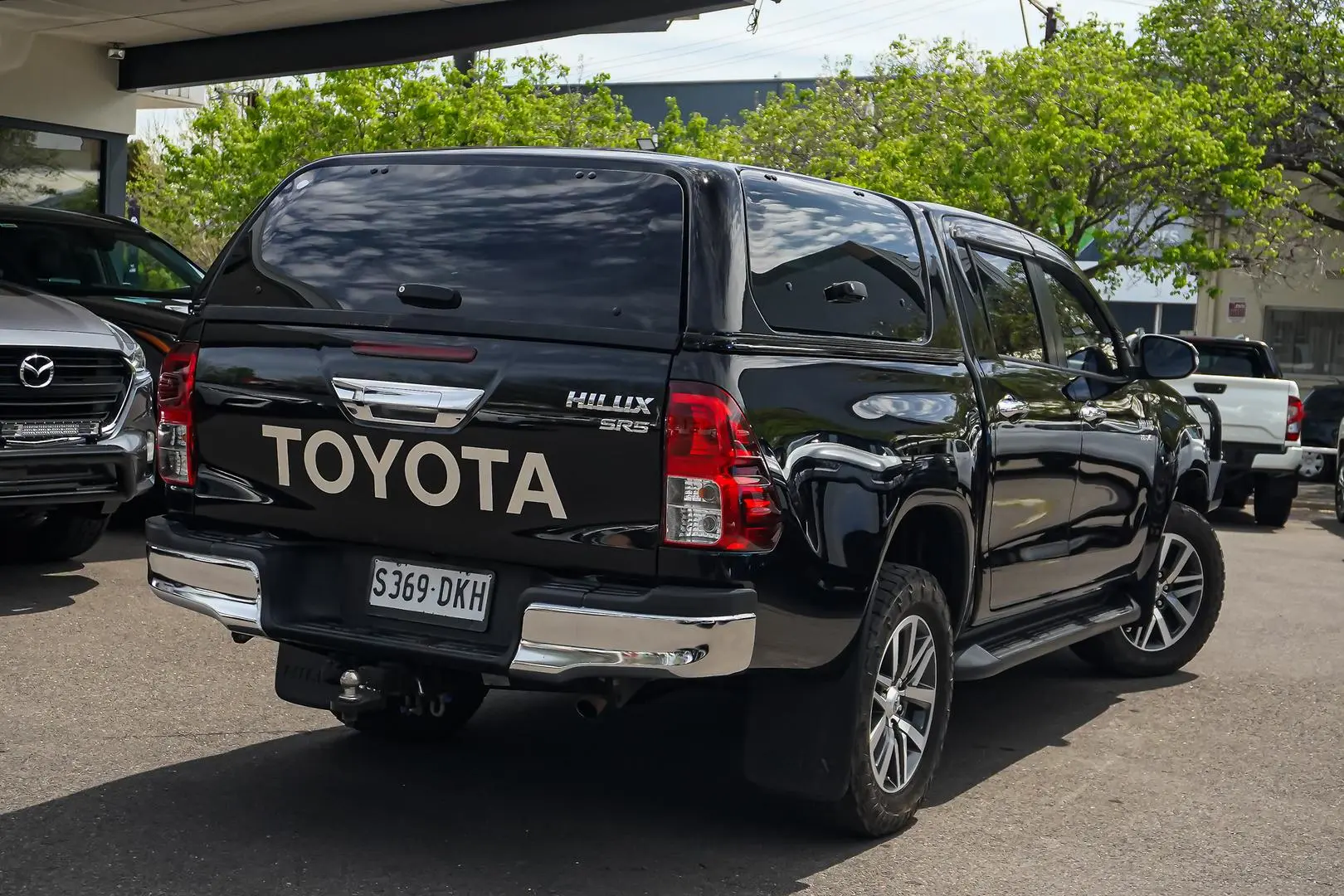 2016 Toyota Hilux Gallery Image 3